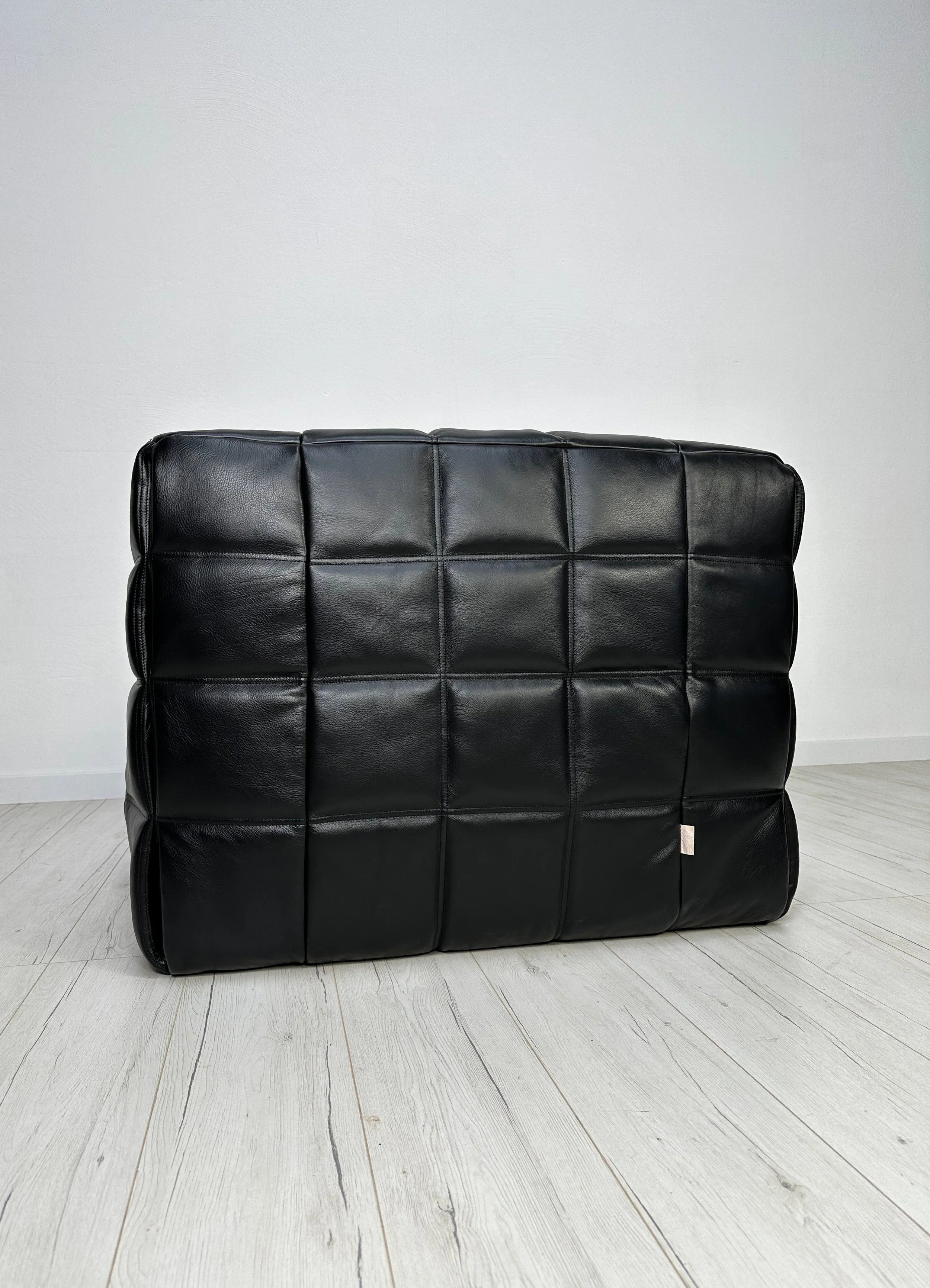 Kashima_Lounge_Chair_and_Rare_XL_Ottoman_by_Michel_Ducaroy_for_Ligne_Roset,_Black_Leather,_France,_1981