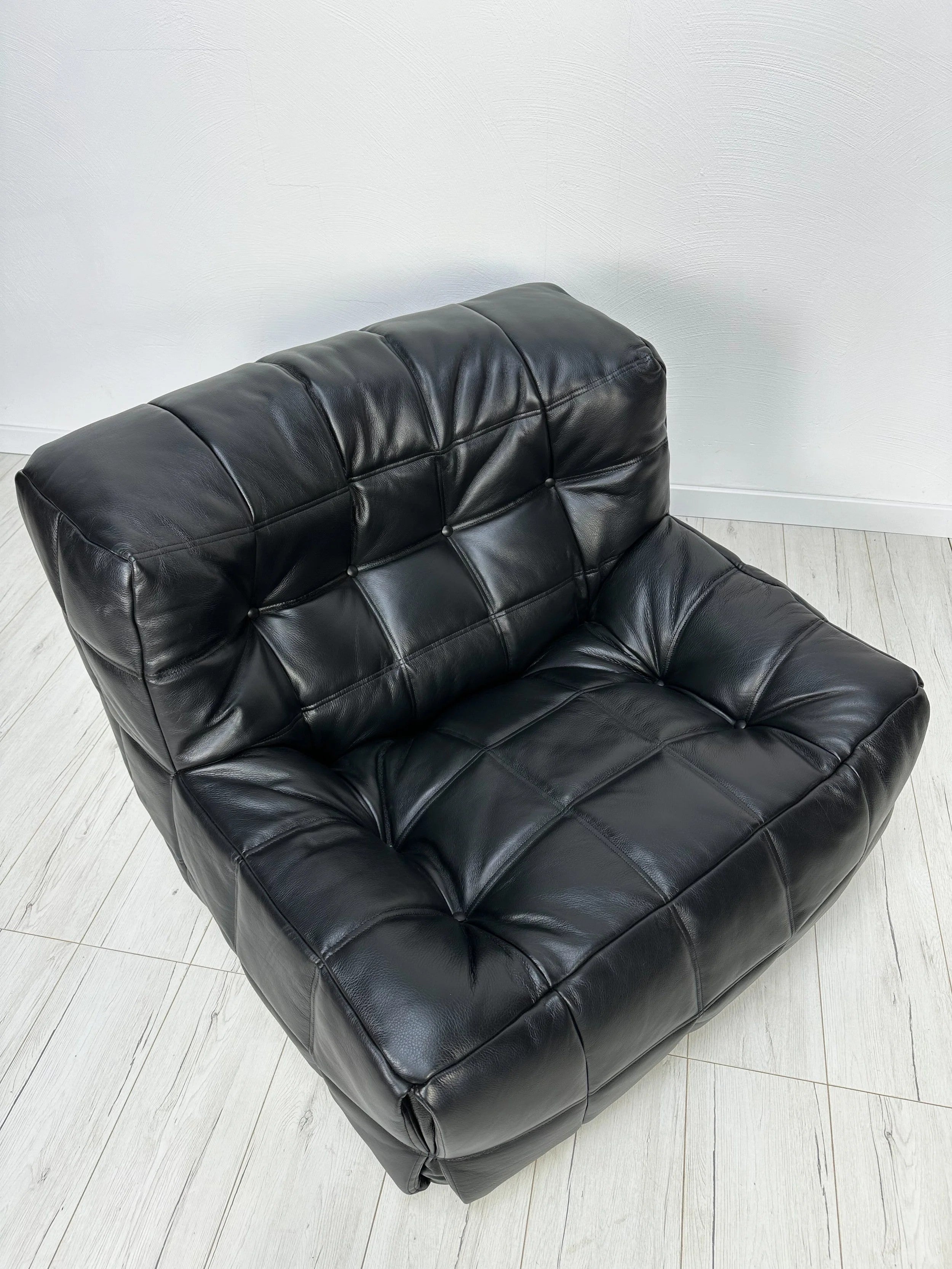 Kashima_Lounge_Chair_and_Rare_XL_Ottoman_by_Michel_Ducaroy_for_Ligne_Roset,_Black_Leather,_France,_1981