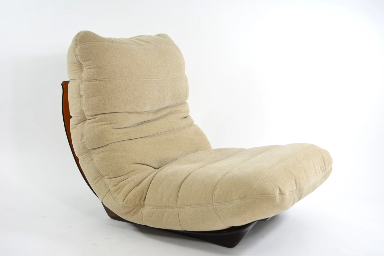 Marsala_Ligne_Roset_light_beige_chaise_lounge_and_footstool_1970s