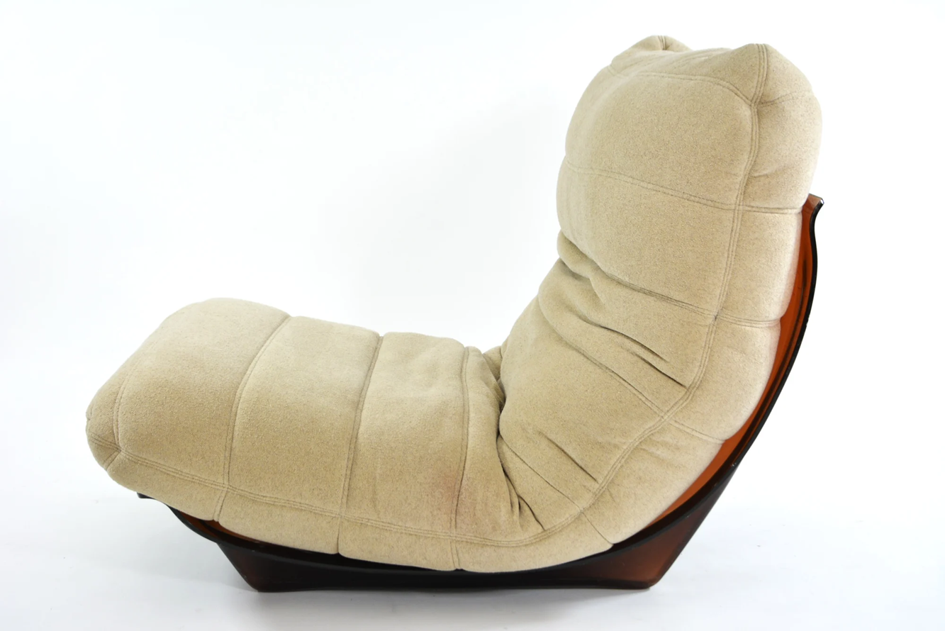 Marsala_Ligne_Roset_light_beige_chaise_lounge_and_footstool_1970s