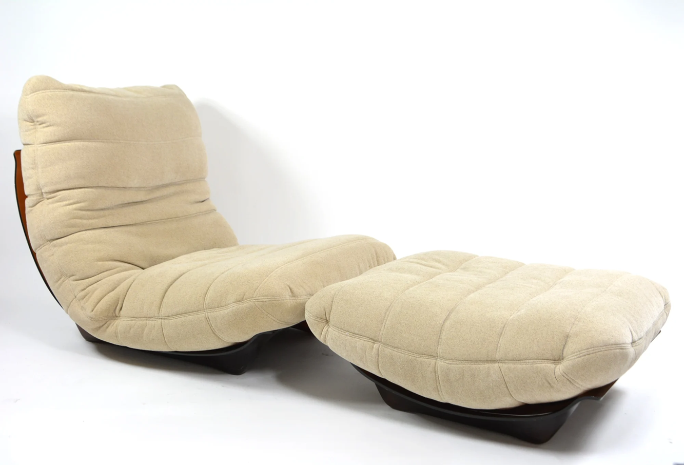 Marsala_Ligne_Roset_light_beige_chaise_lounge_and_footstool_1970s