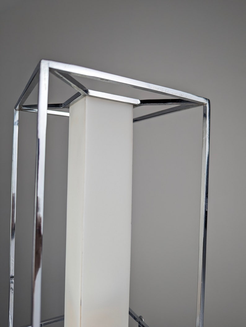 20th_century_designer_architectural_table_lamp
