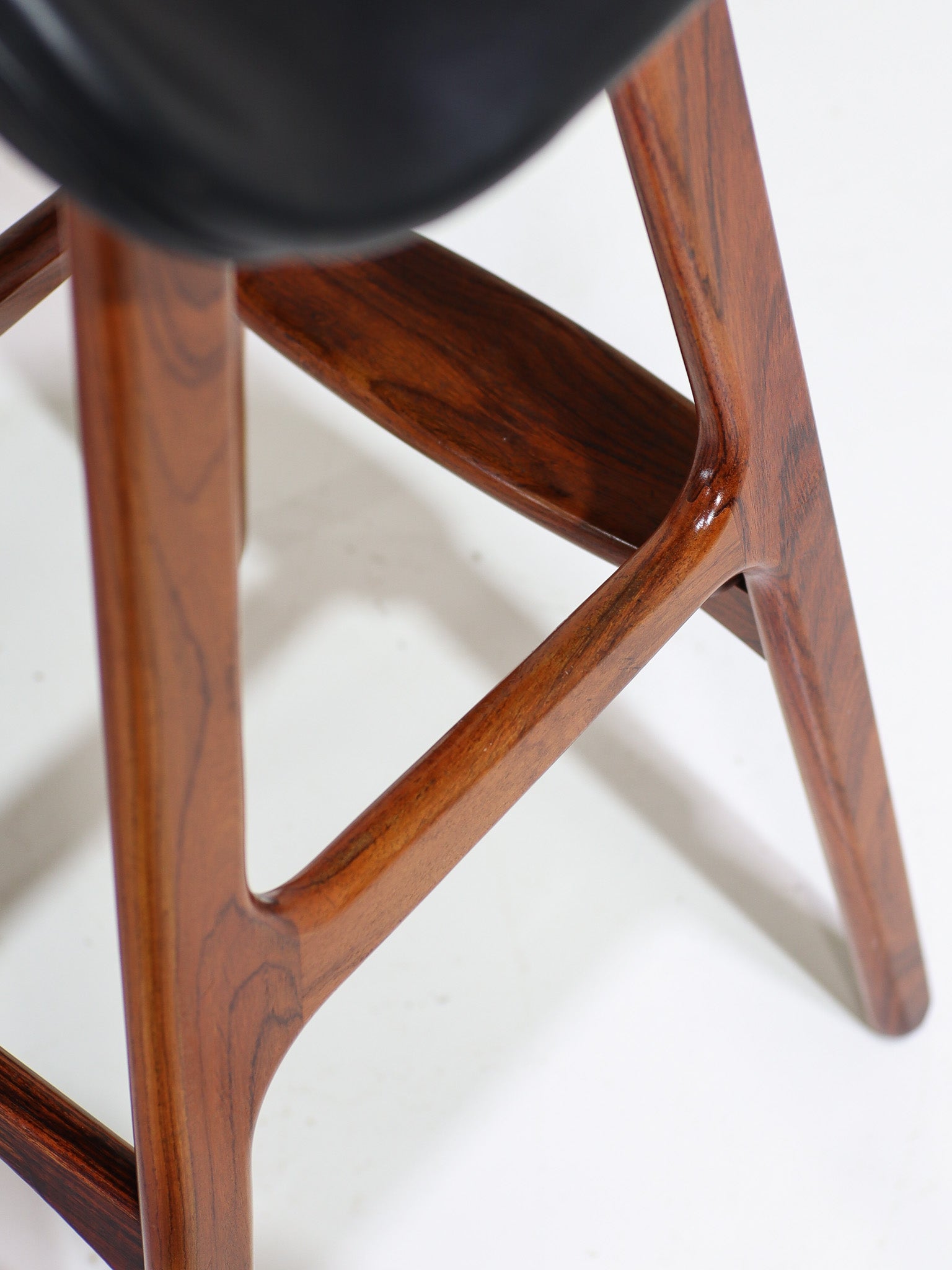 Set_of_2_OD-61_Bar_Stools_by_Erik_Buch_in_Rosewood_and_Leather,_Denmark_1960s