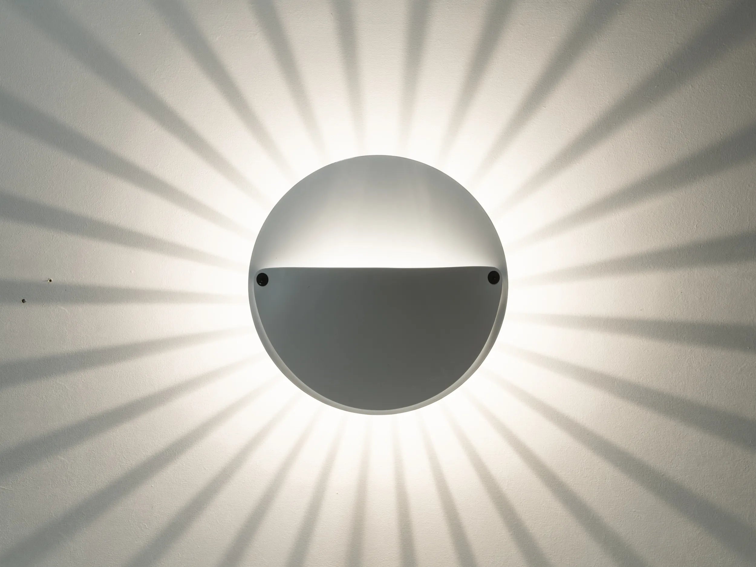 Set_of_2_Giovi_wall_lamps_by_Achille_Castiglioni_for_Flos_1980s