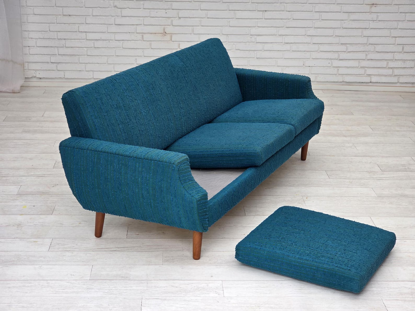 3-Seater_Sofa,_Neutral_Upholstery_&_Wood_Legs,_1970s_Denmark
