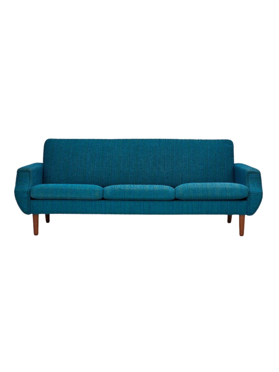 3-Seater_Sofa,_Neutral_Upholstery_&_Wood_Legs,_1970s_Denmark