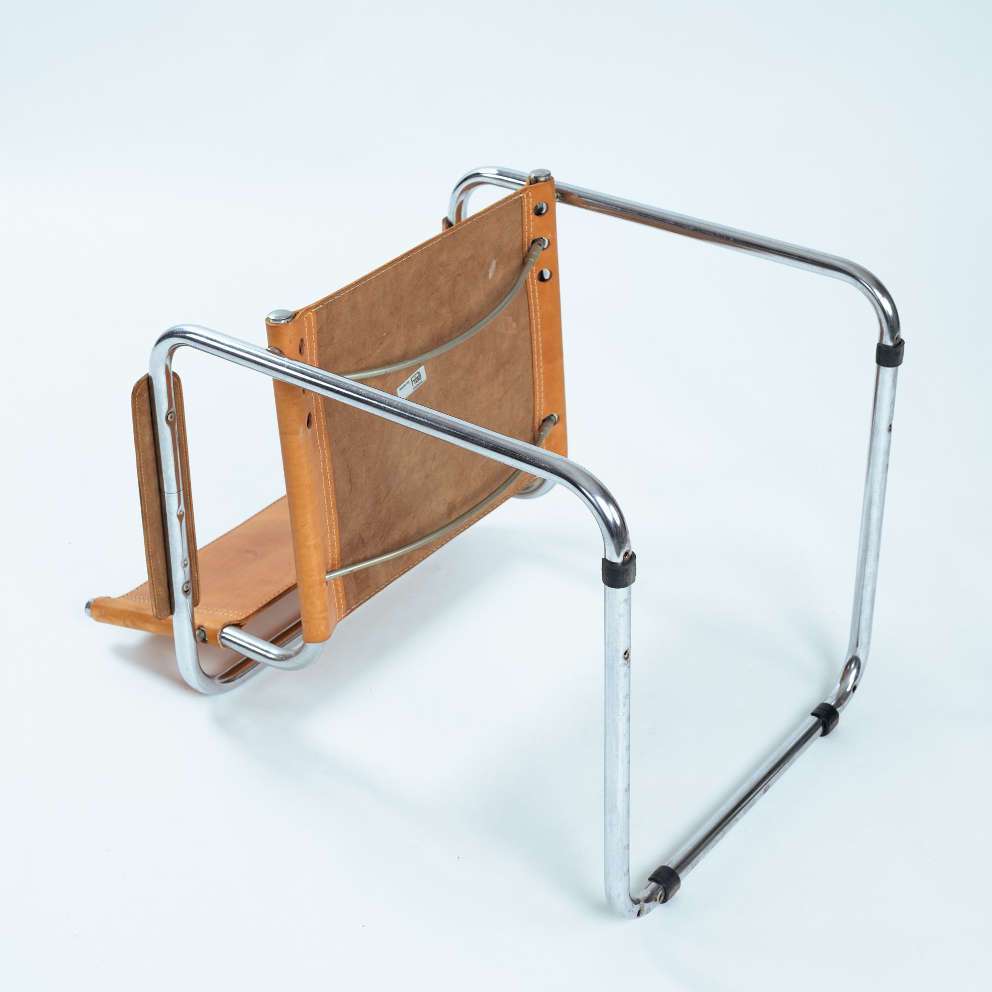 Set_of_4_B34_Cantilever_Dining_Chairs_by_Marcel_Breuer,_Cognac_Saddle_Leather_and_Chrome,_Bauhaus_Design