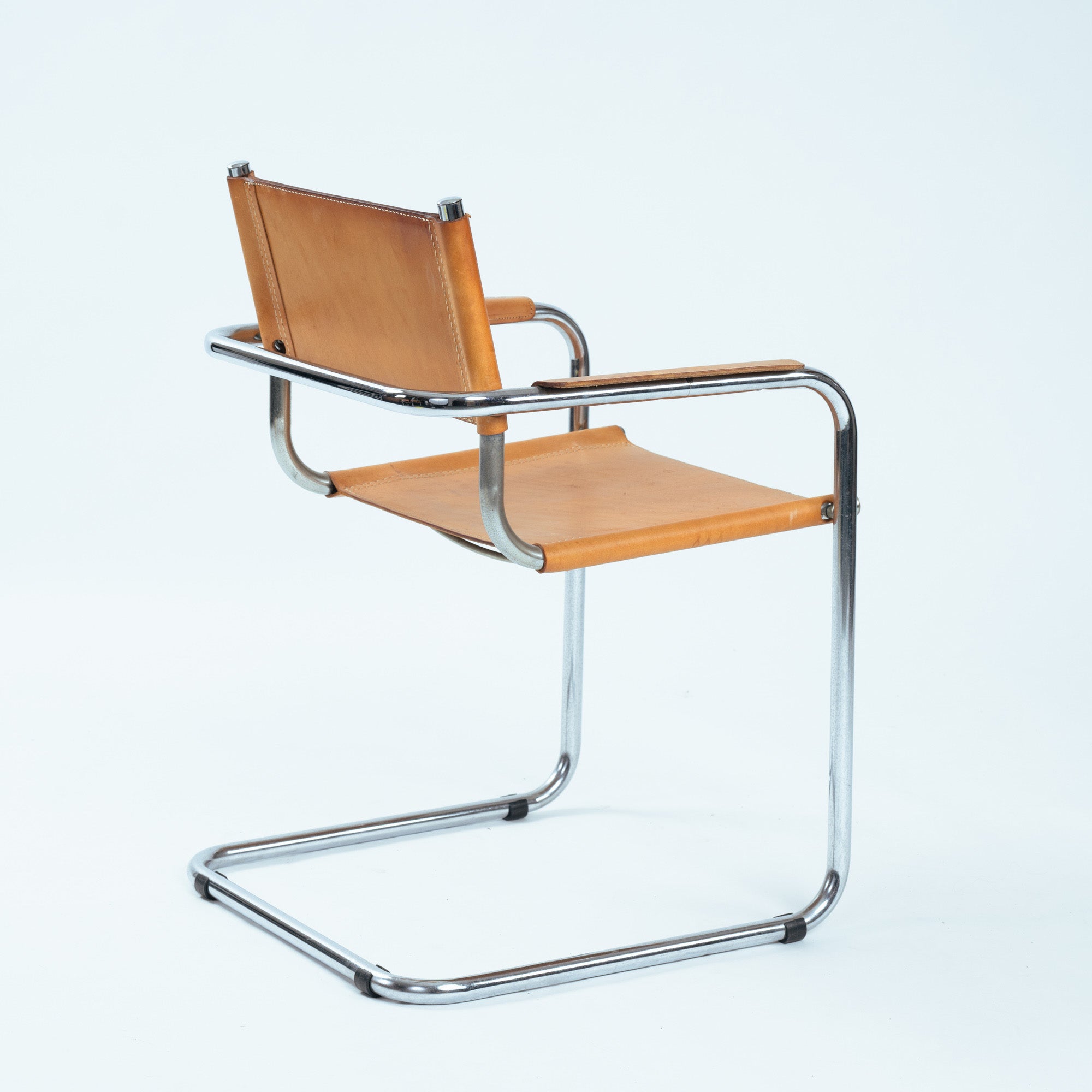 Set_of_4_B34_Cantilever_Dining_Chairs_by_Marcel_Breuer,_Cognac_Saddle_Leather_and_Chrome,_Bauhaus_Design