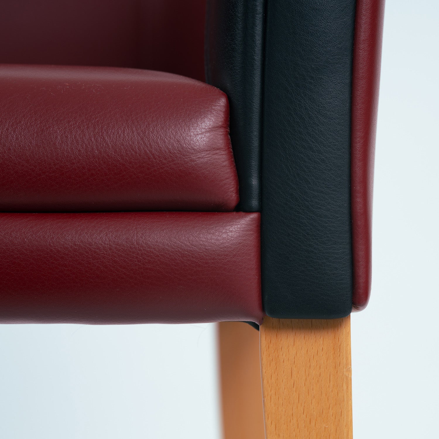 Set_of_4_Sinan_Armchairs_by_Luca_Scacchetti_for_Poltrona_Frau_in_Oxblood_Leather,_Italy_1980s
