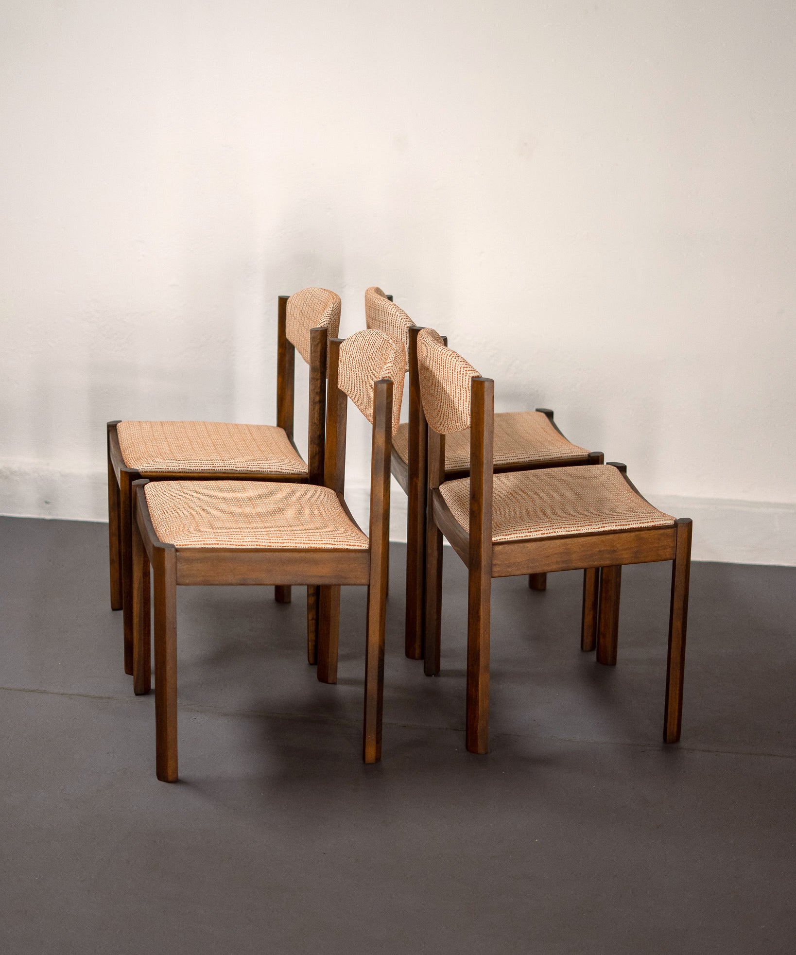 Set_of_4_Scandinavian_Dining_Chairs_made_of_Beech,_1960's