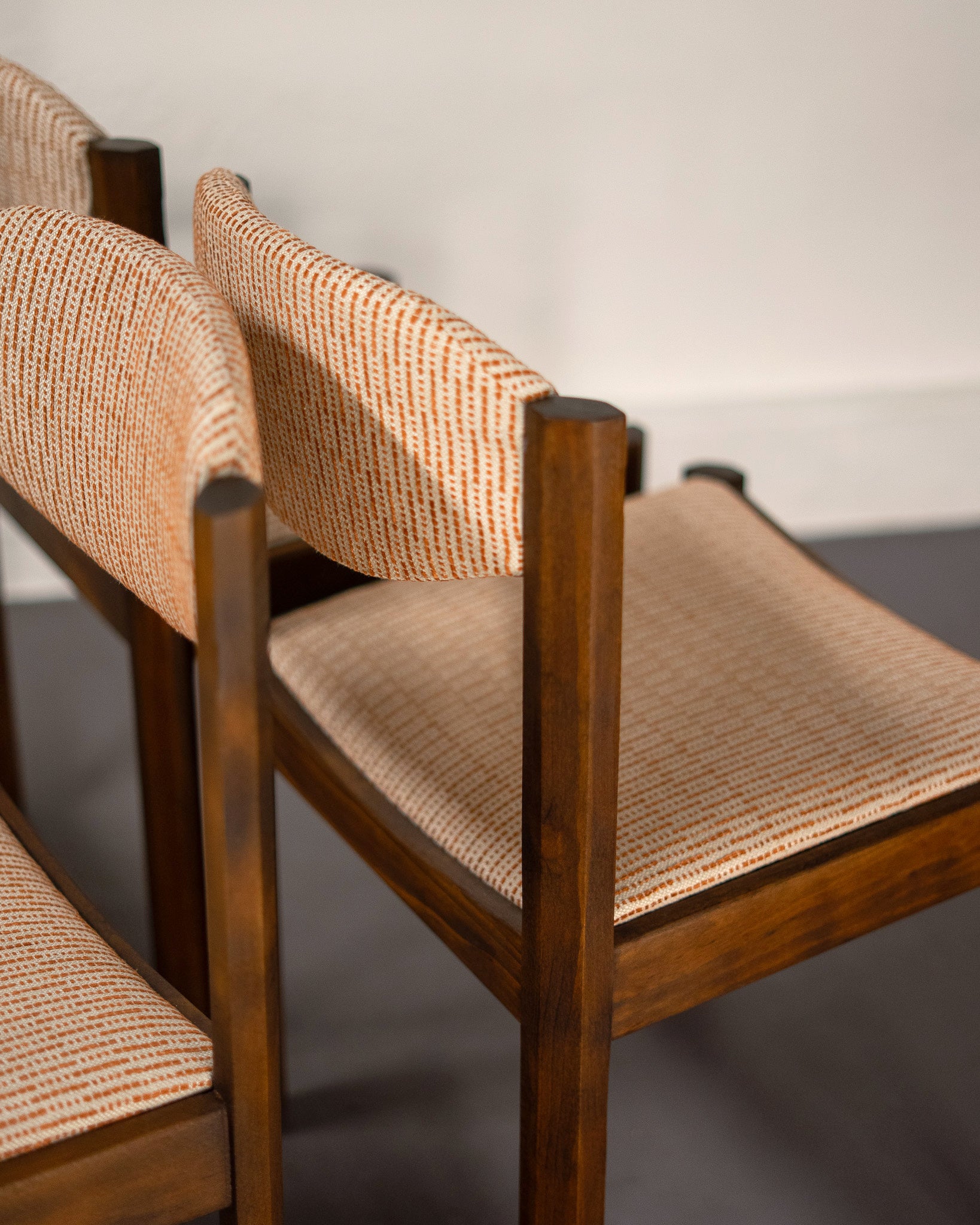 Set_of_4_Scandinavian_Dining_Chairs_made_of_Beech,_1960's
