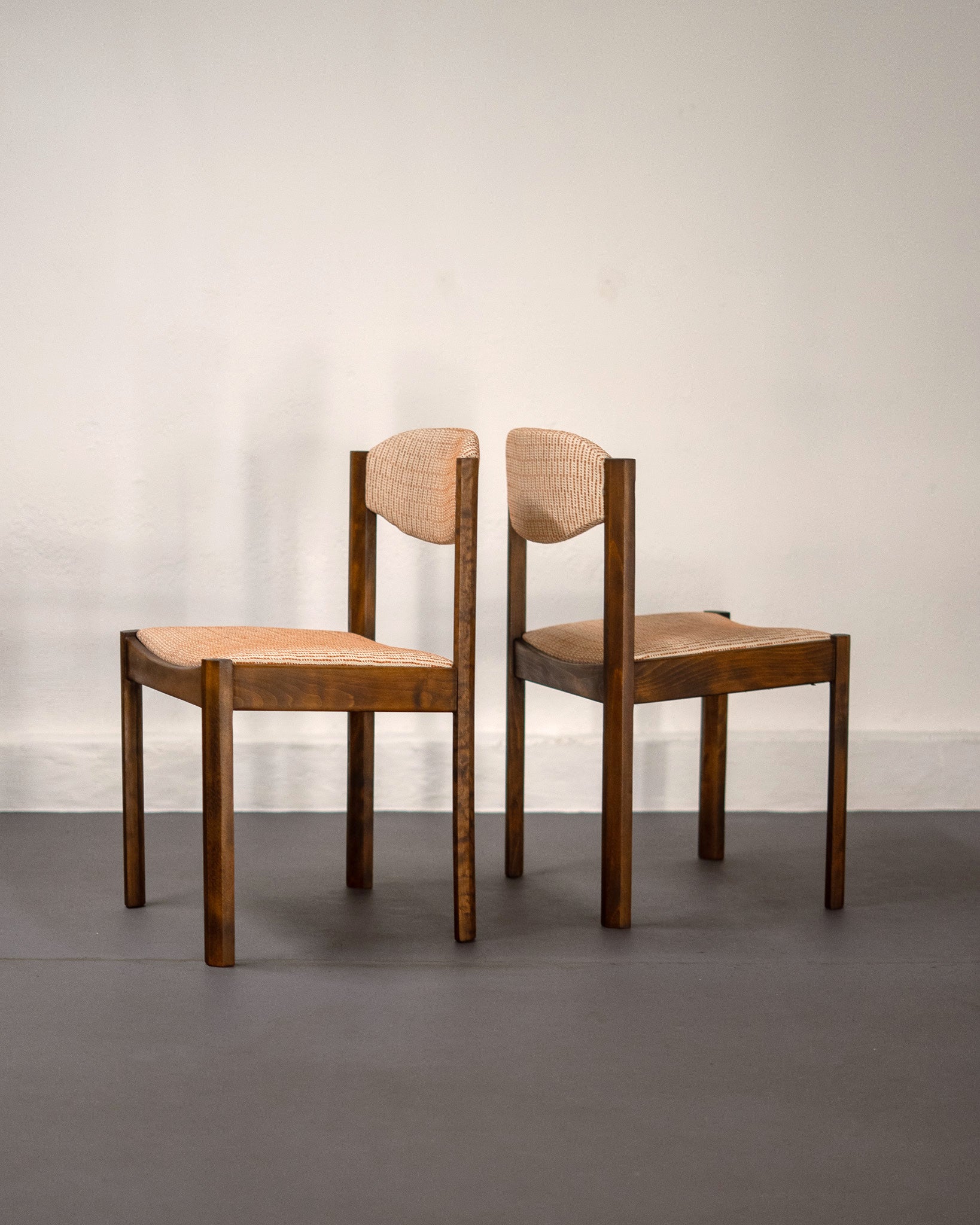 Set_of_4_Scandinavian_Dining_Chairs_made_of_Beech,_1960's