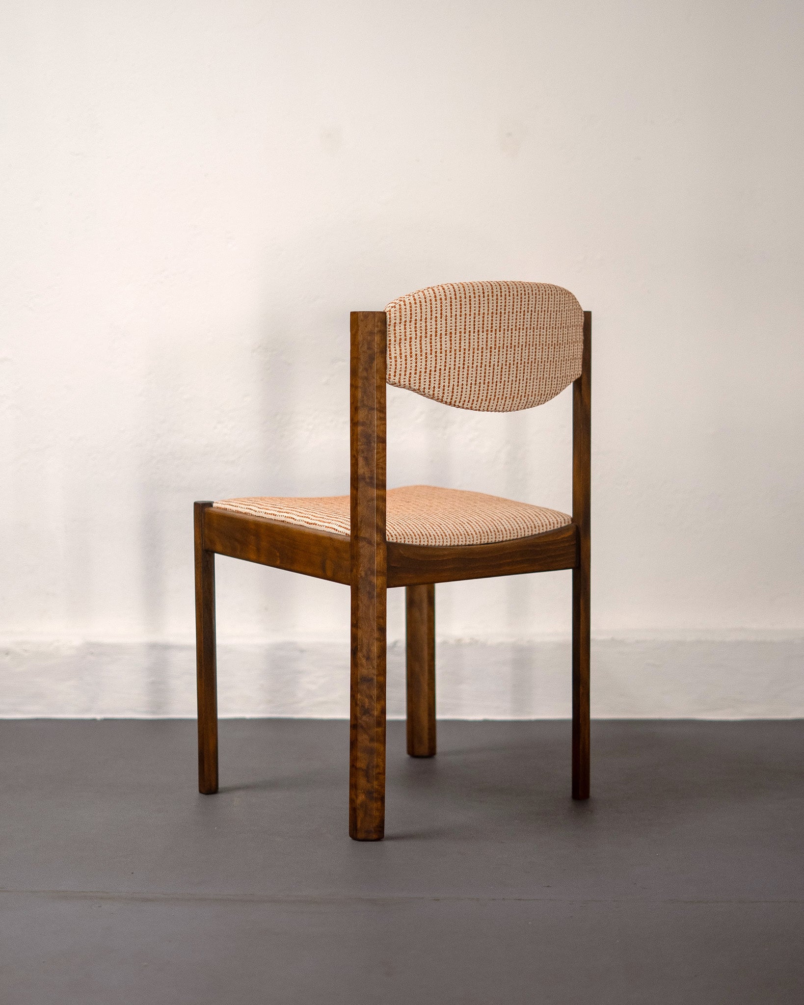 Set_of_4_Scandinavian_Dining_Chairs_made_of_Beech,_1960's