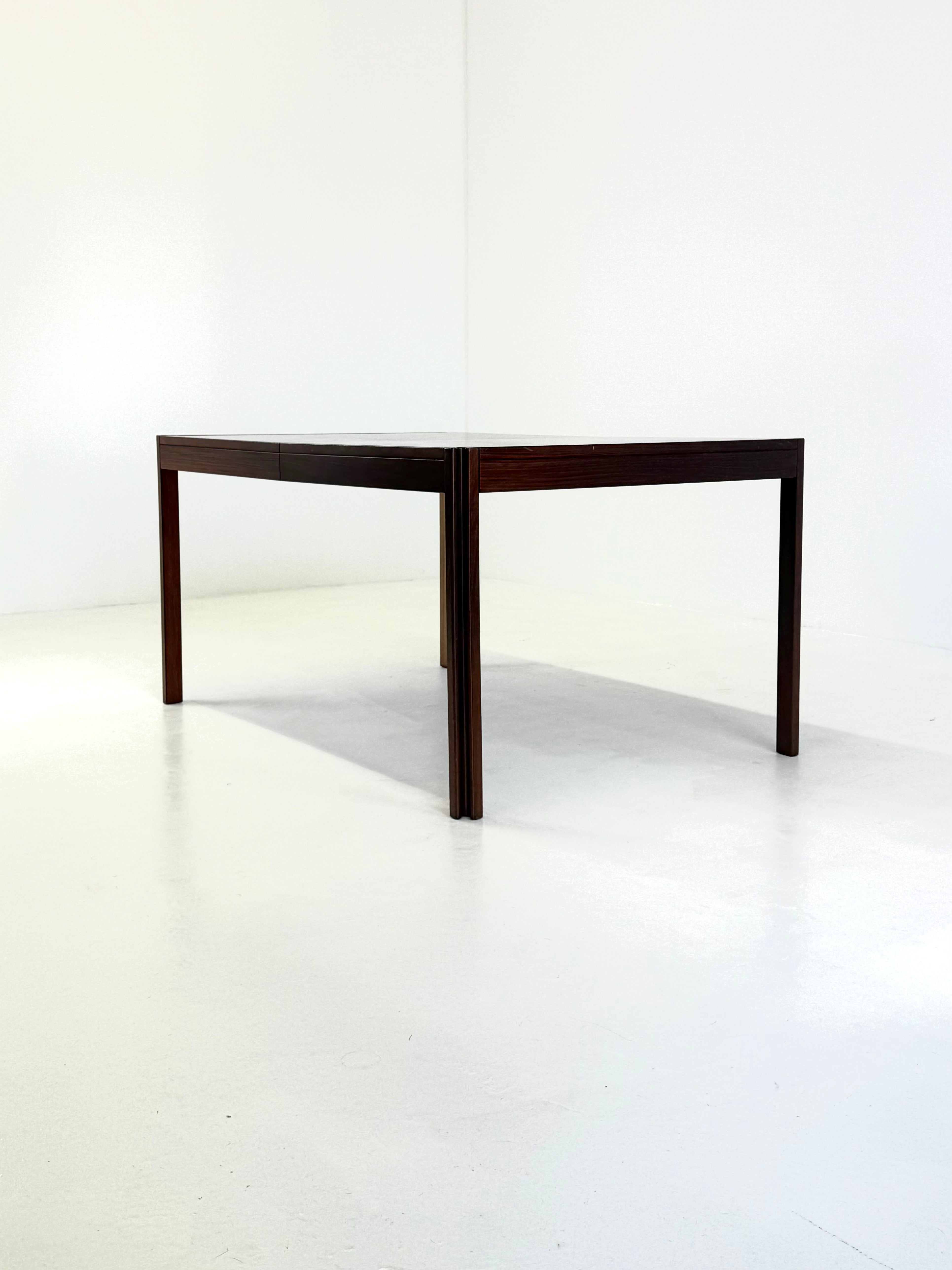4D_wooden_vintage_dining_table_by_Angelo_Mangiarotti_for_Molteni