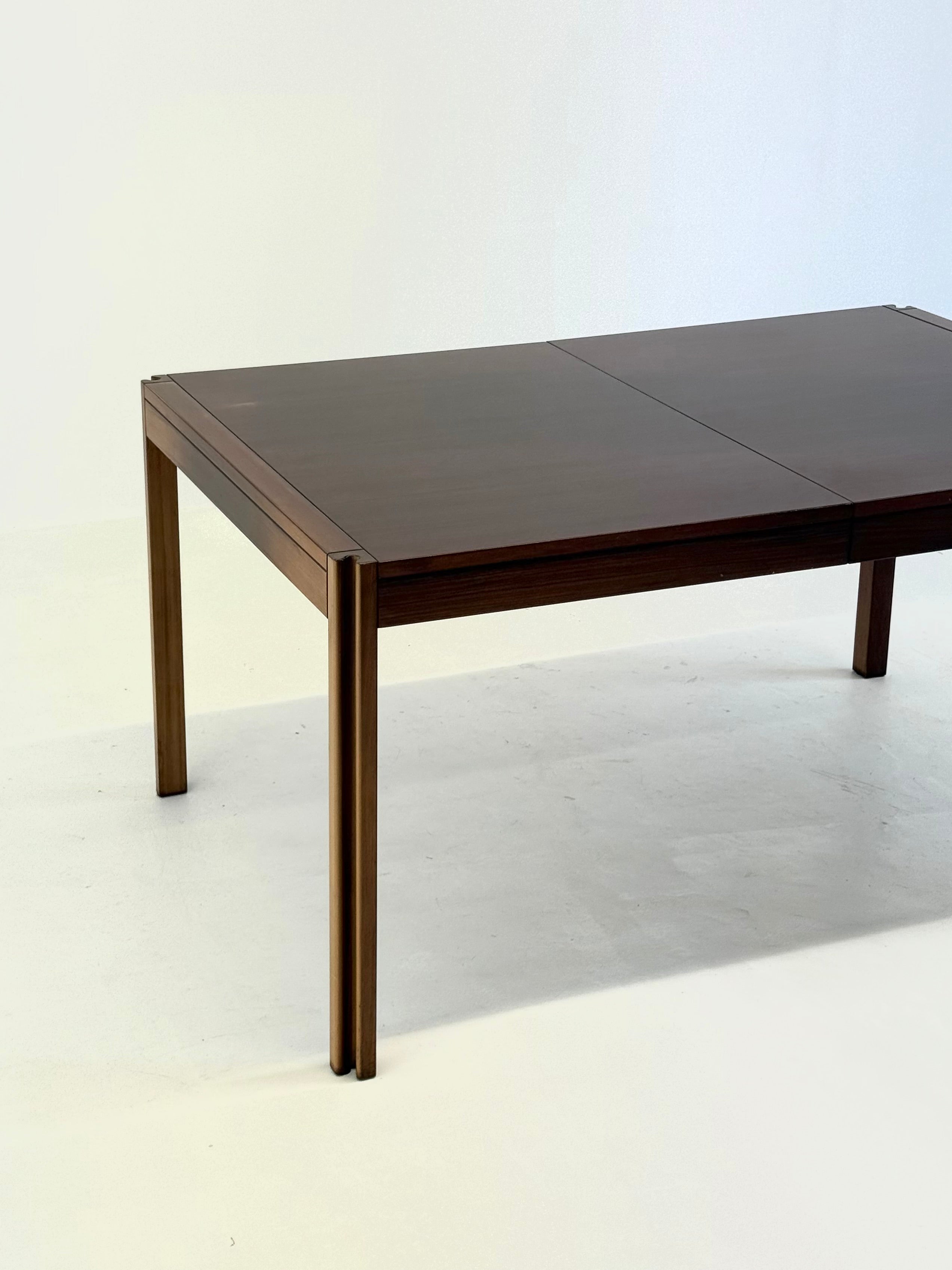 4D_wooden_vintage_dining_table_by_Angelo_Mangiarotti_for_Molteni