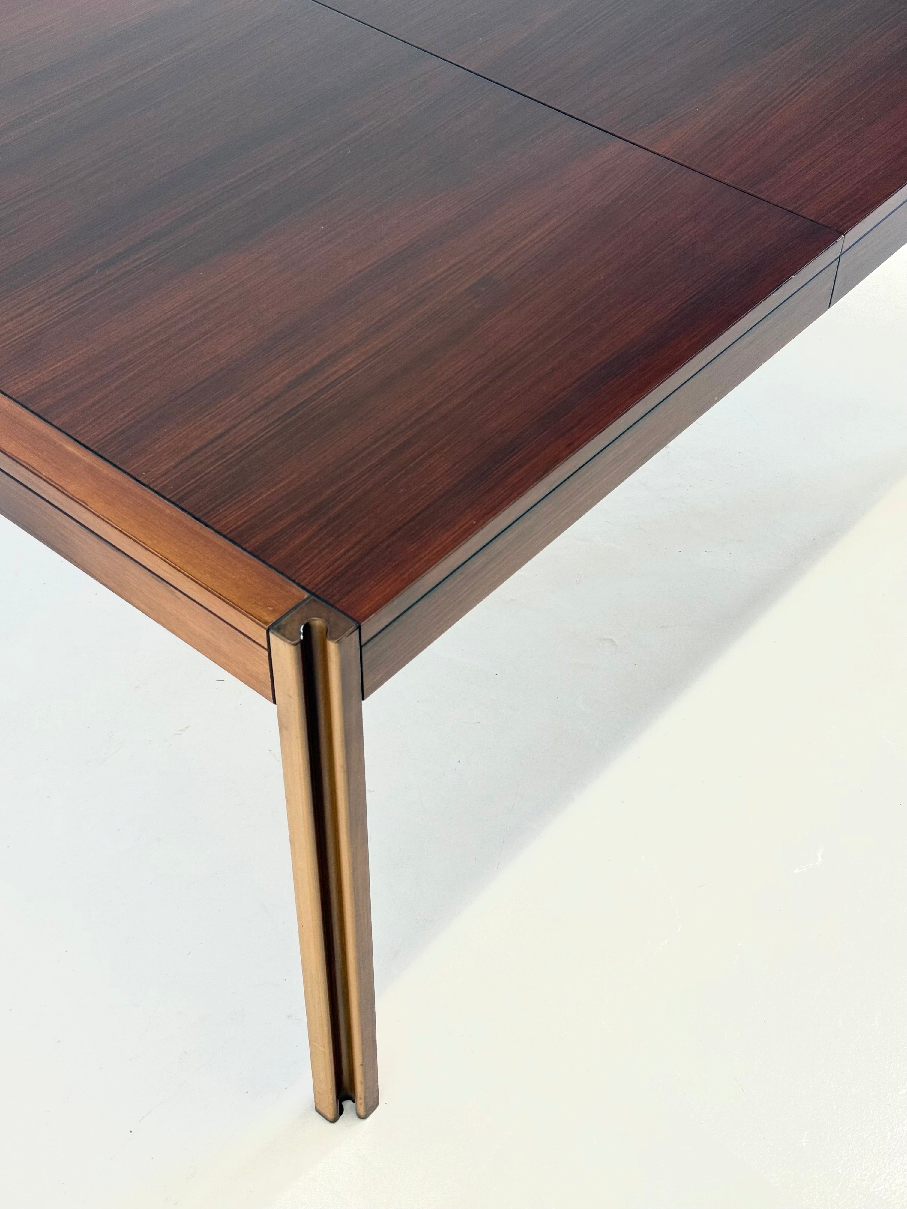 4D_wooden_vintage_dining_table_by_Angelo_Mangiarotti_for_Molteni