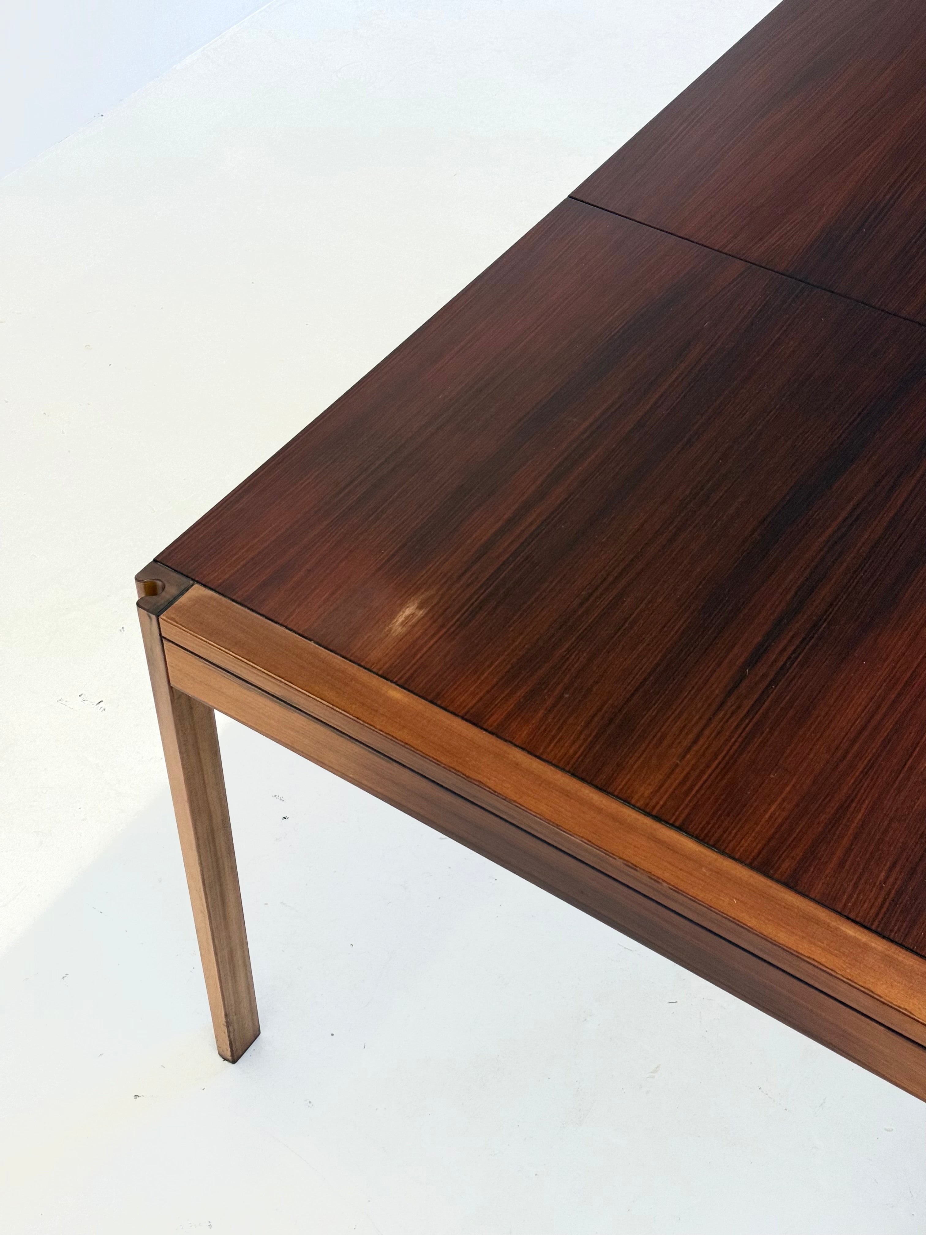 4D_wooden_vintage_dining_table_by_Angelo_Mangiarotti_for_Molteni