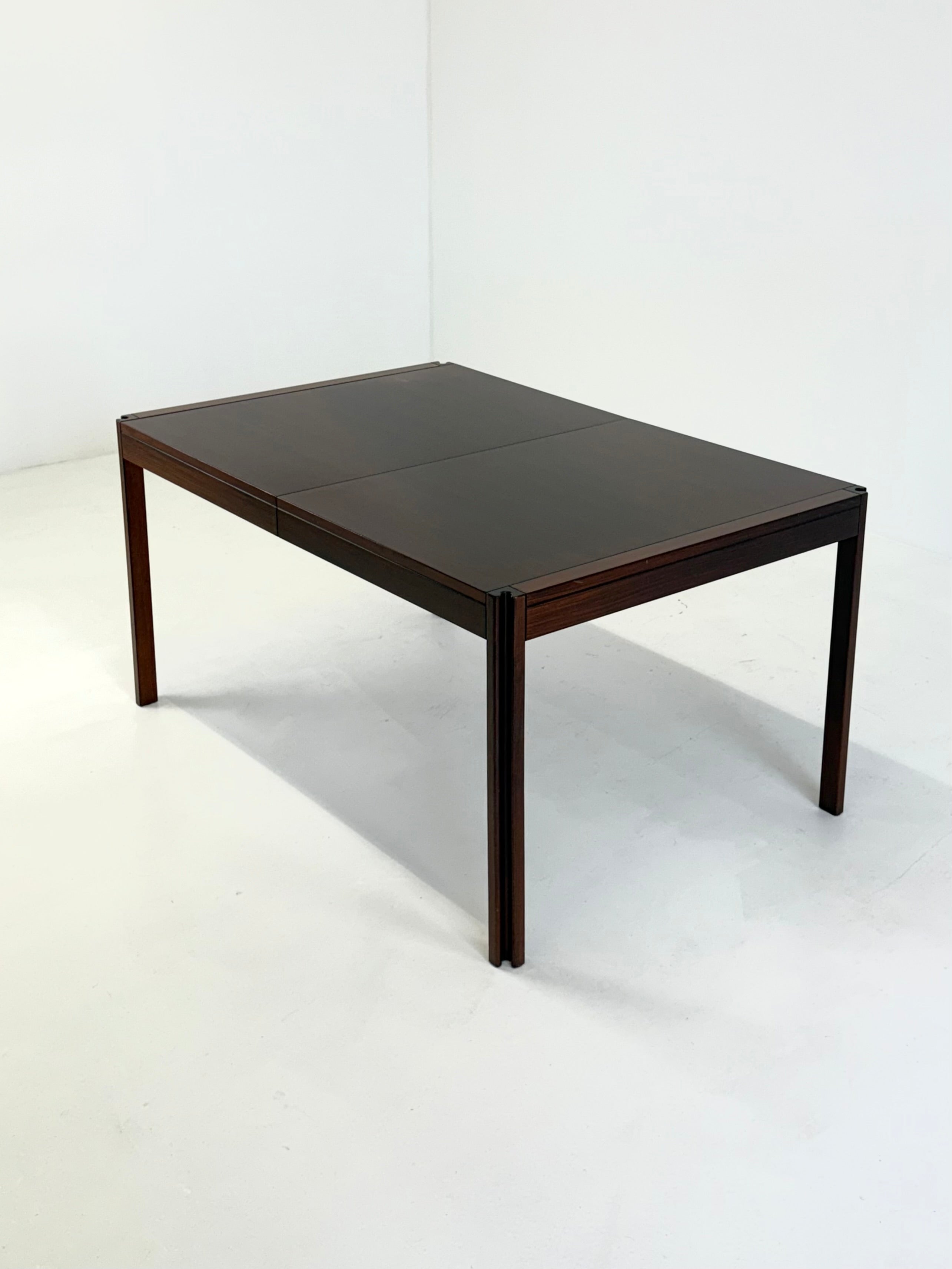 4D_wooden_vintage_dining_table_by_Angelo_Mangiarotti_for_Molteni