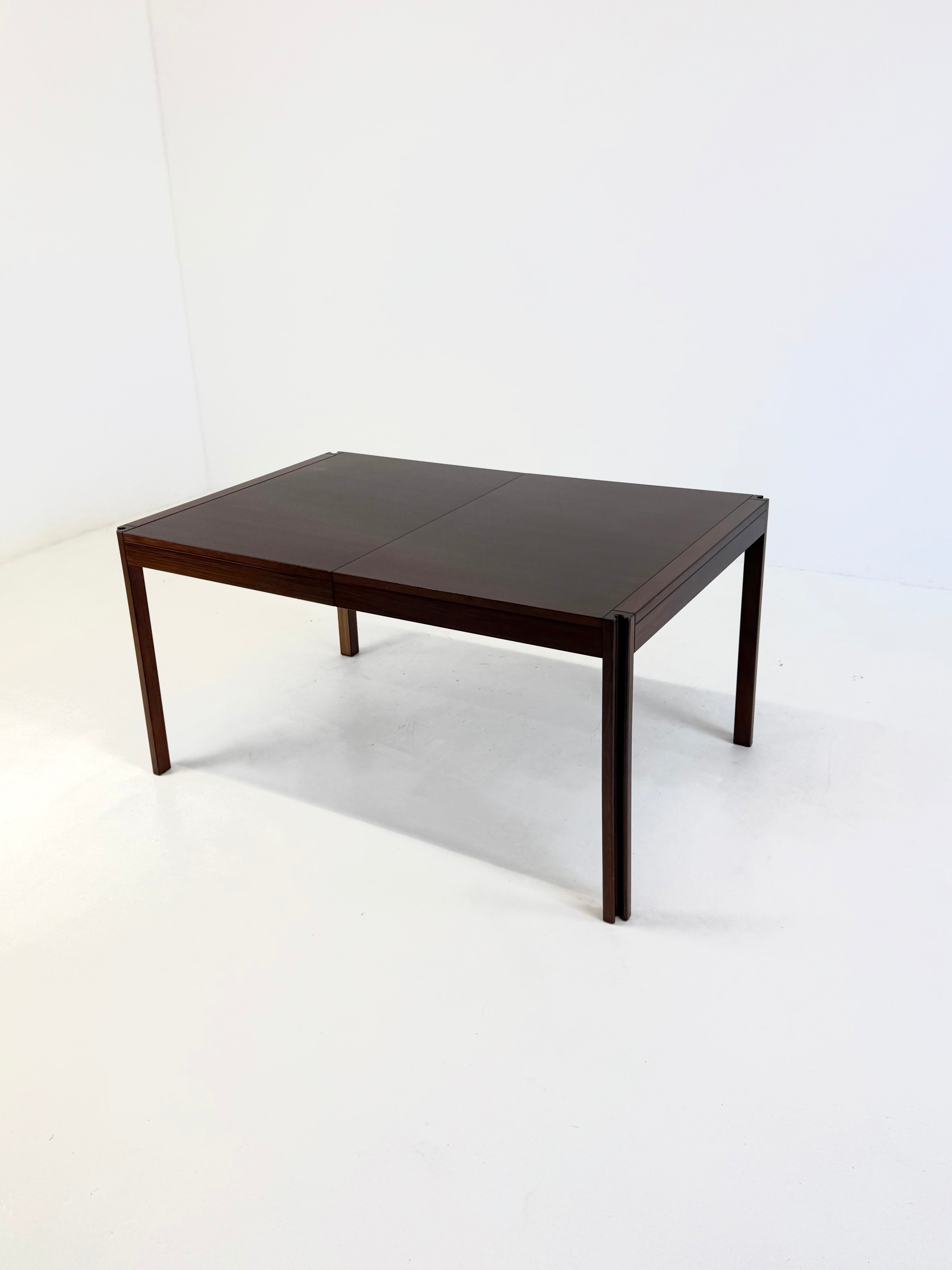 4D_wooden_vintage_dining_table_by_Angelo_Mangiarotti_for_Molteni