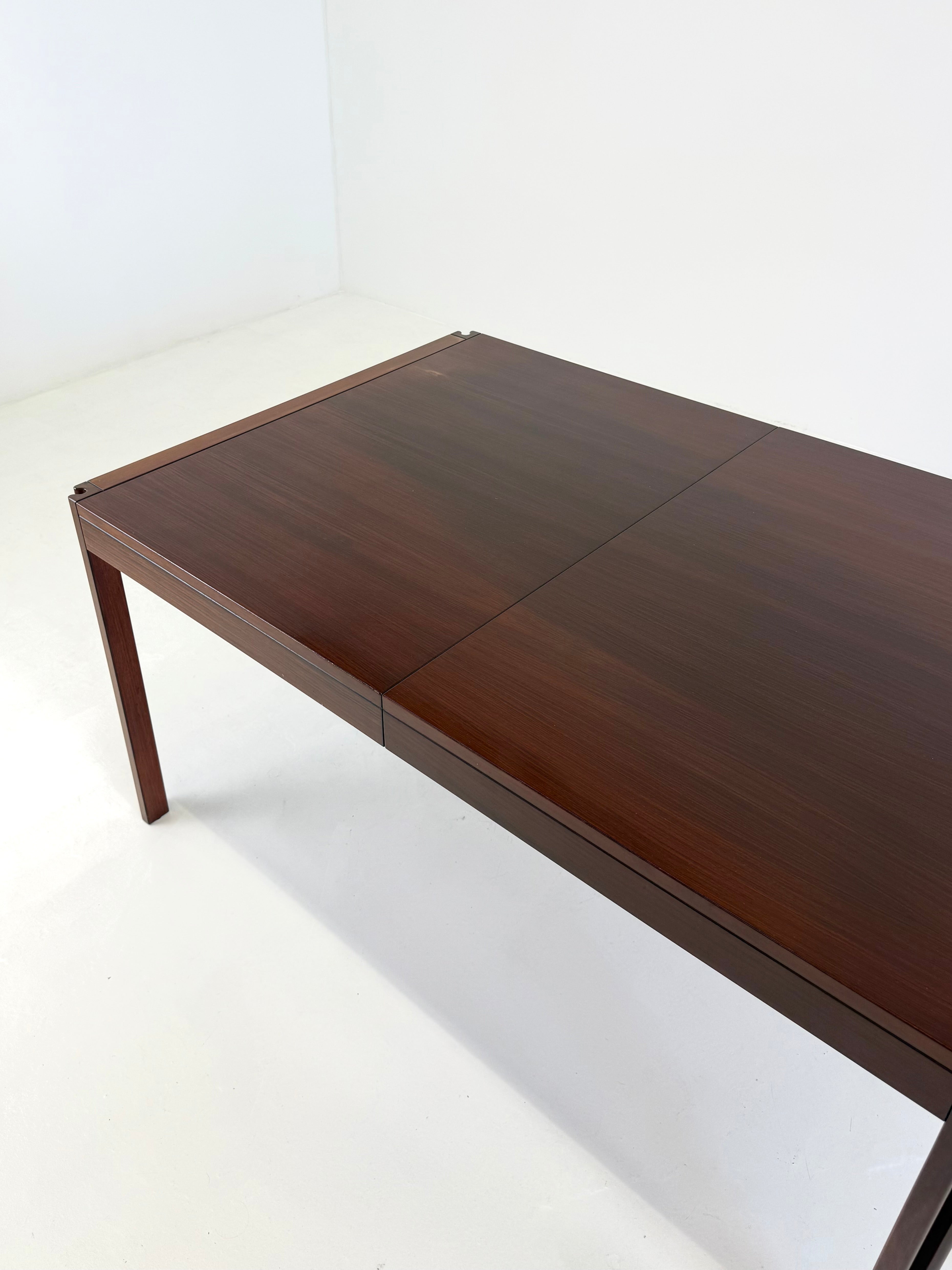 4D_wooden_vintage_dining_table_by_Angelo_Mangiarotti_for_Molteni