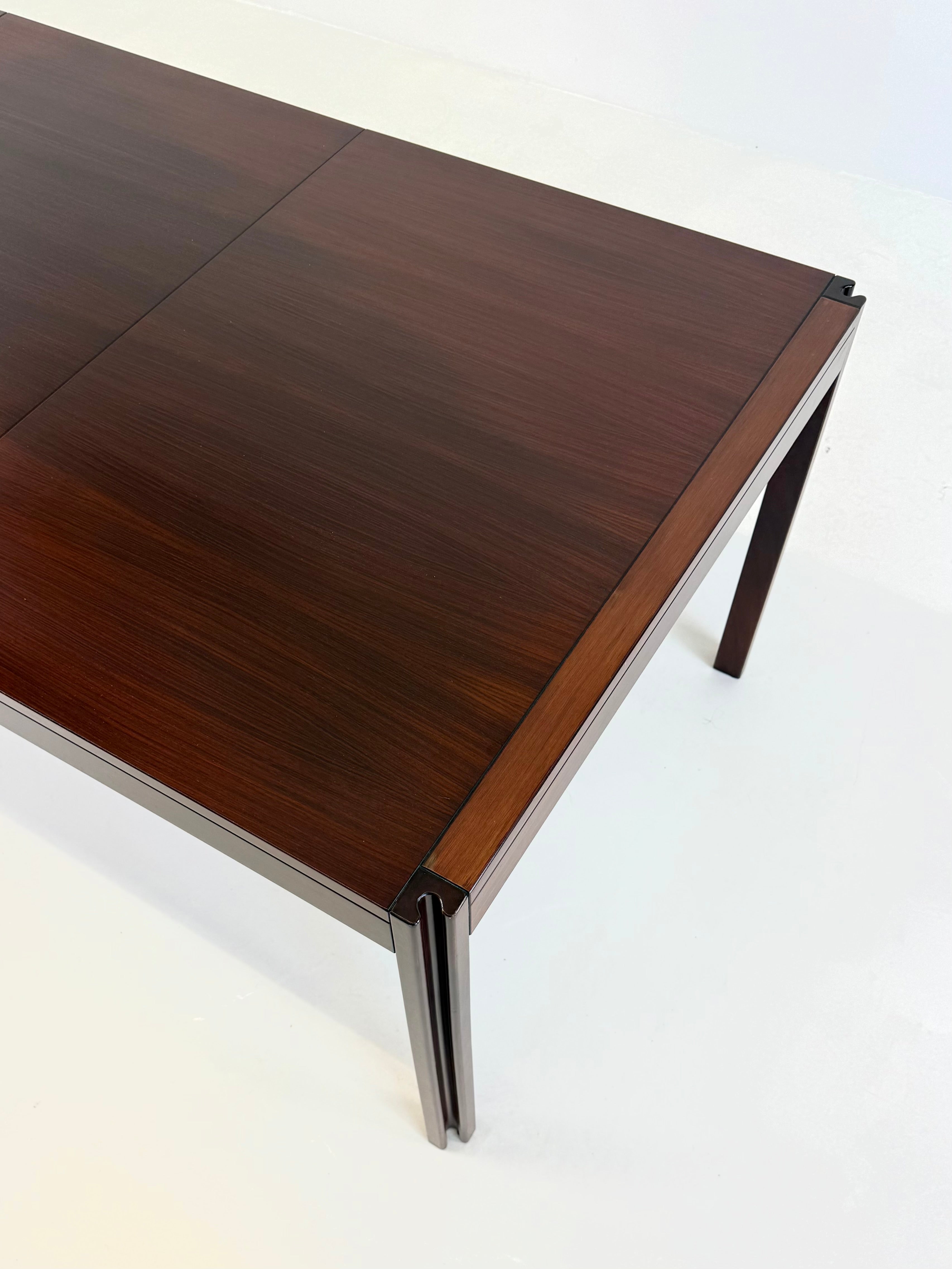 4D_wooden_vintage_dining_table_by_Angelo_Mangiarotti_for_Molteni