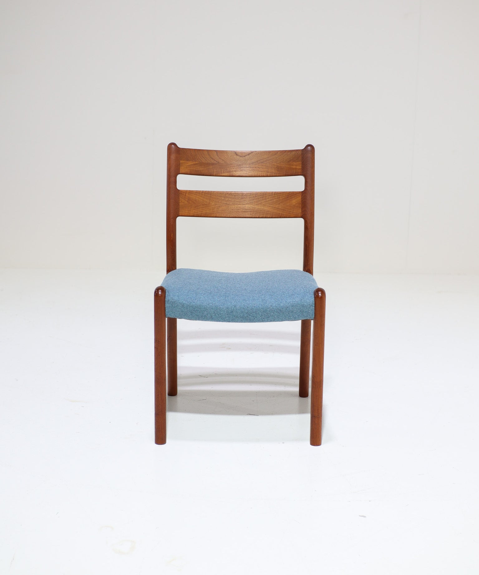 Set_of_4_Danish_Teak_Dining_Chairs_by_EMC_Møbler,_1960s