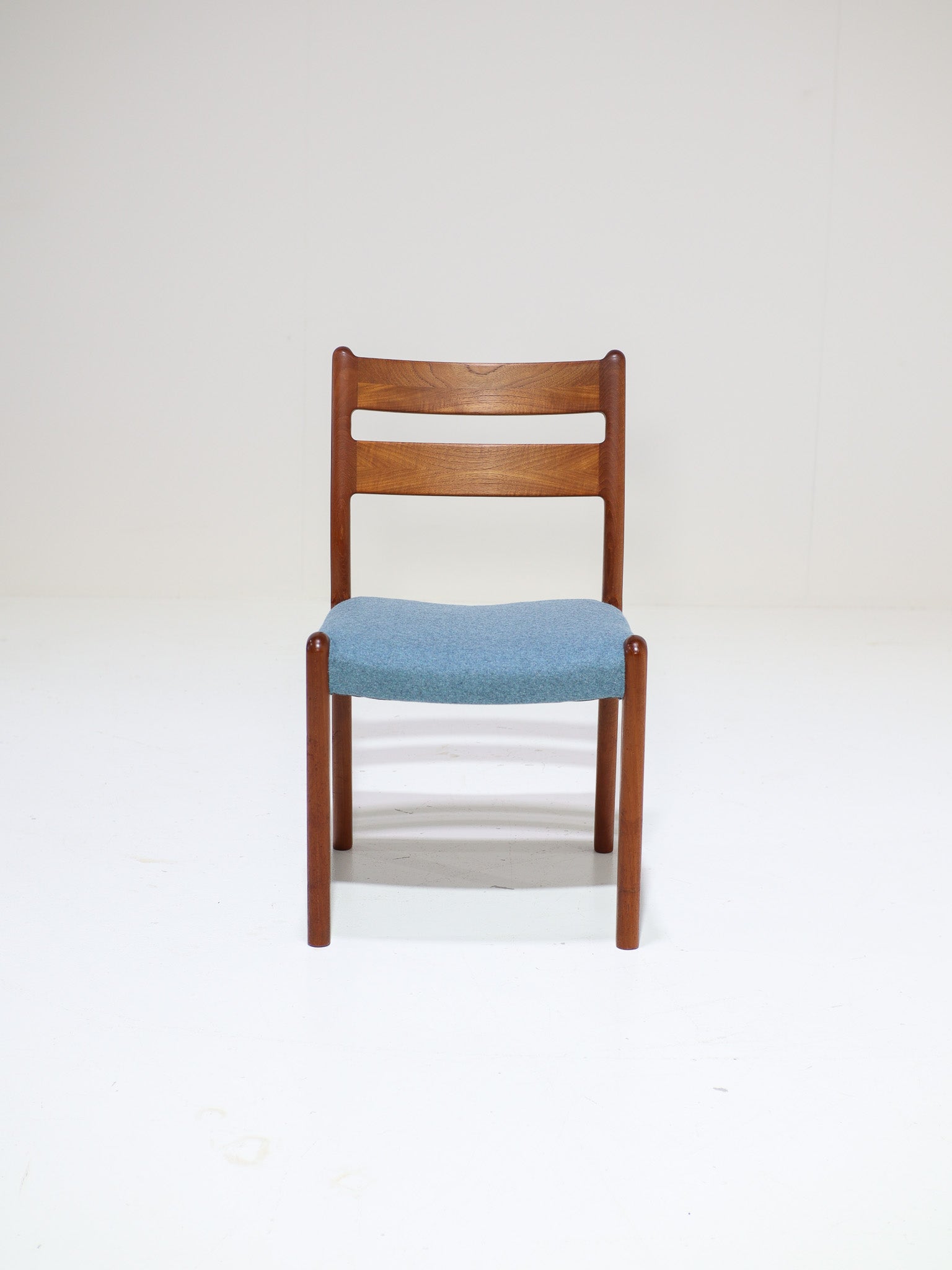 Set_of_4_Danish_Teak_Dining_Chairs_by_EMC_Møbler,_1960s