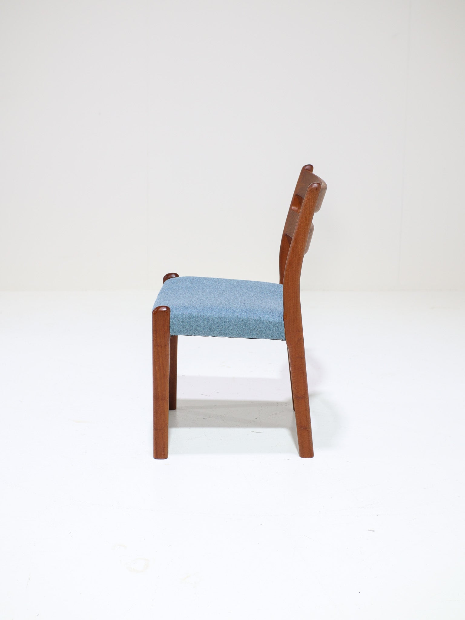 Set_of_4_Danish_Teak_Dining_Chairs_by_EMC_Møbler,_1960s