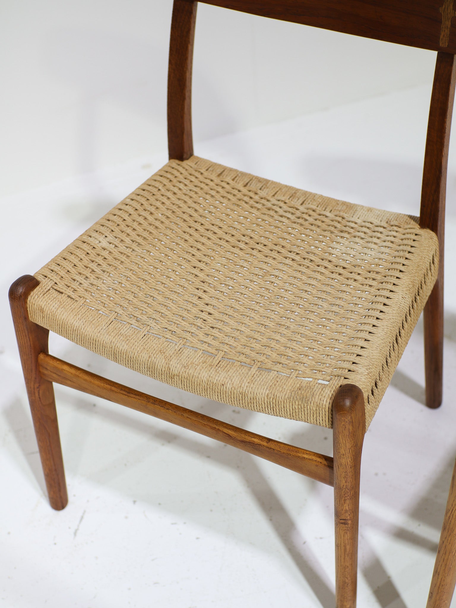 Set_of_4_CH23_Dining_Chairs_by_Hans_J._Wegner_for_Carl_Hansen_&_Son,_Denmark_1950s
