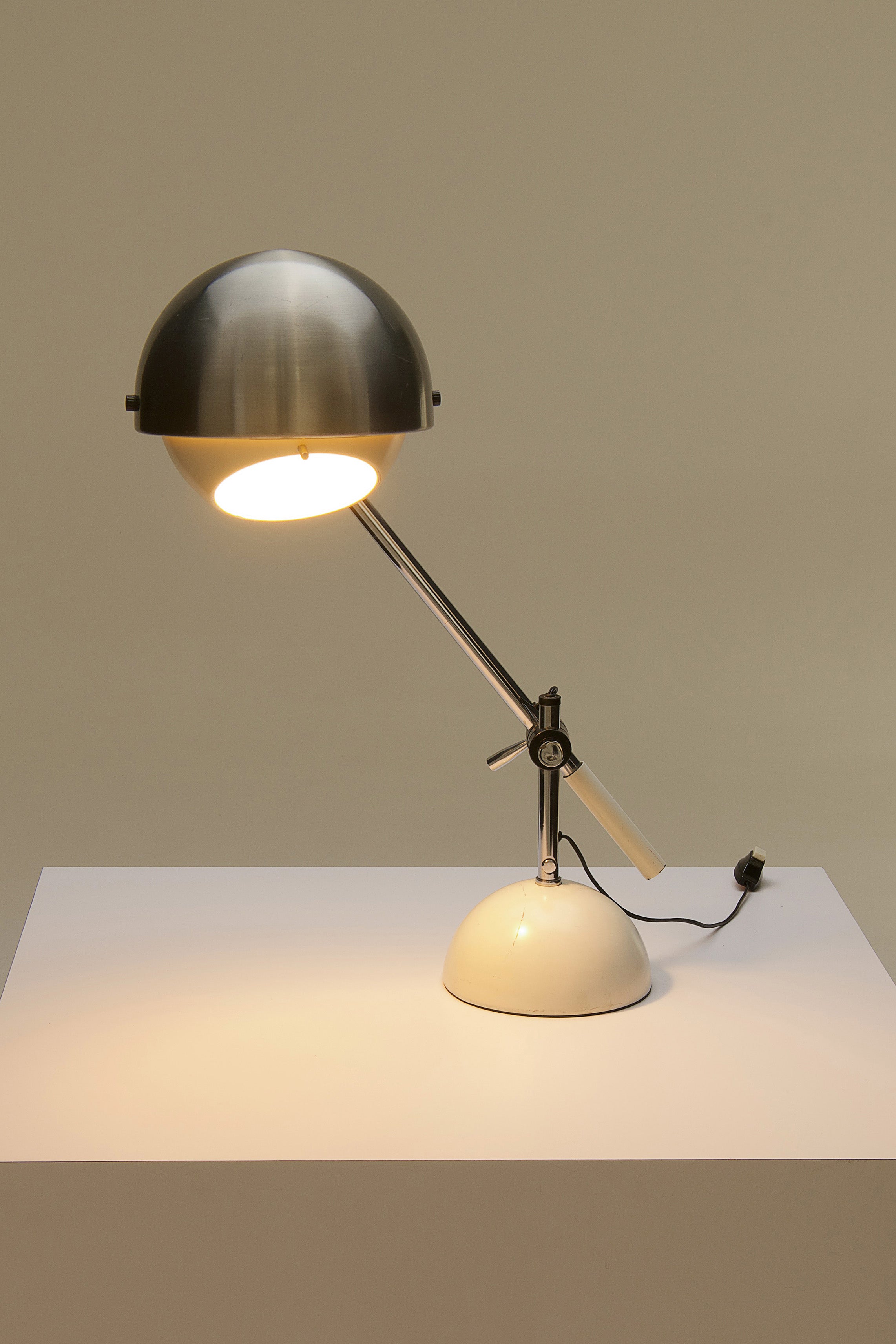 1960s_Italian_Desk_Lamp_in_Gino_Sarfatti_style