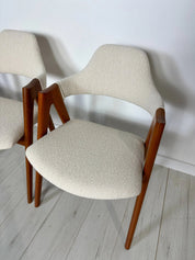Set_of_6_Compass_Teak_Dining_Chairs_by_Kai_Kristiansen,_Cream-White_Bouclé_Upholstery,_Danish_Design,_1960s