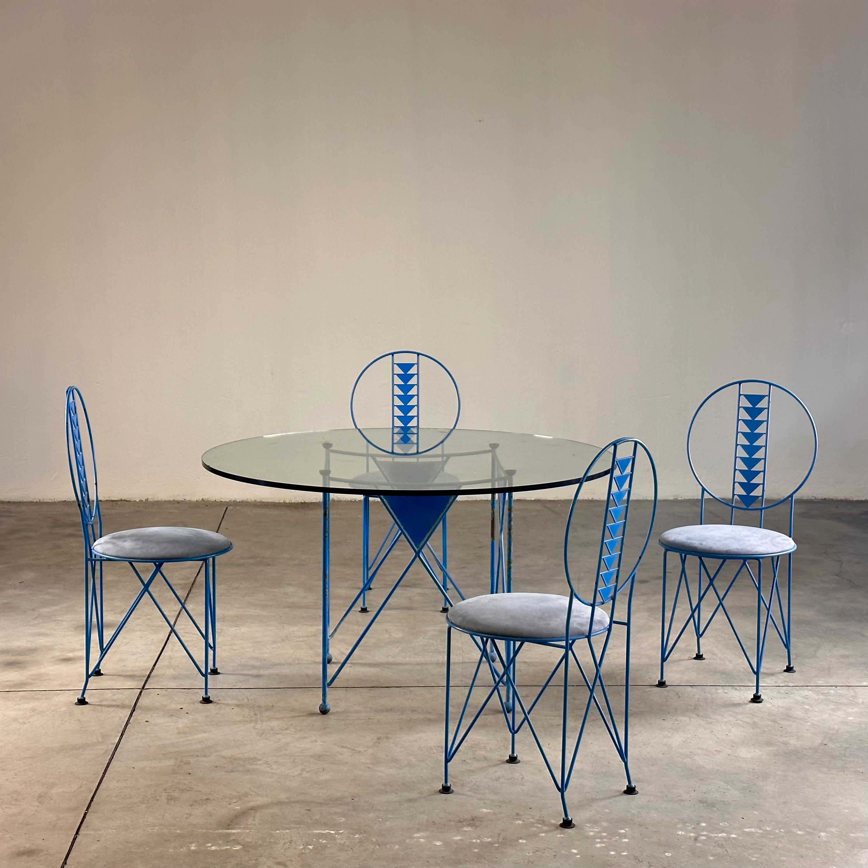 Early_Edition_Frank_Lloyd_Wright_“Midway_2”_Chairs_&_Table_Set,_1914