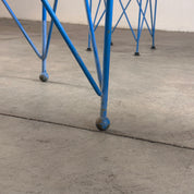 Set_of_Chairs_&_Table_Frank_Lloyd_Wright_Model_603_Midway_from_1914