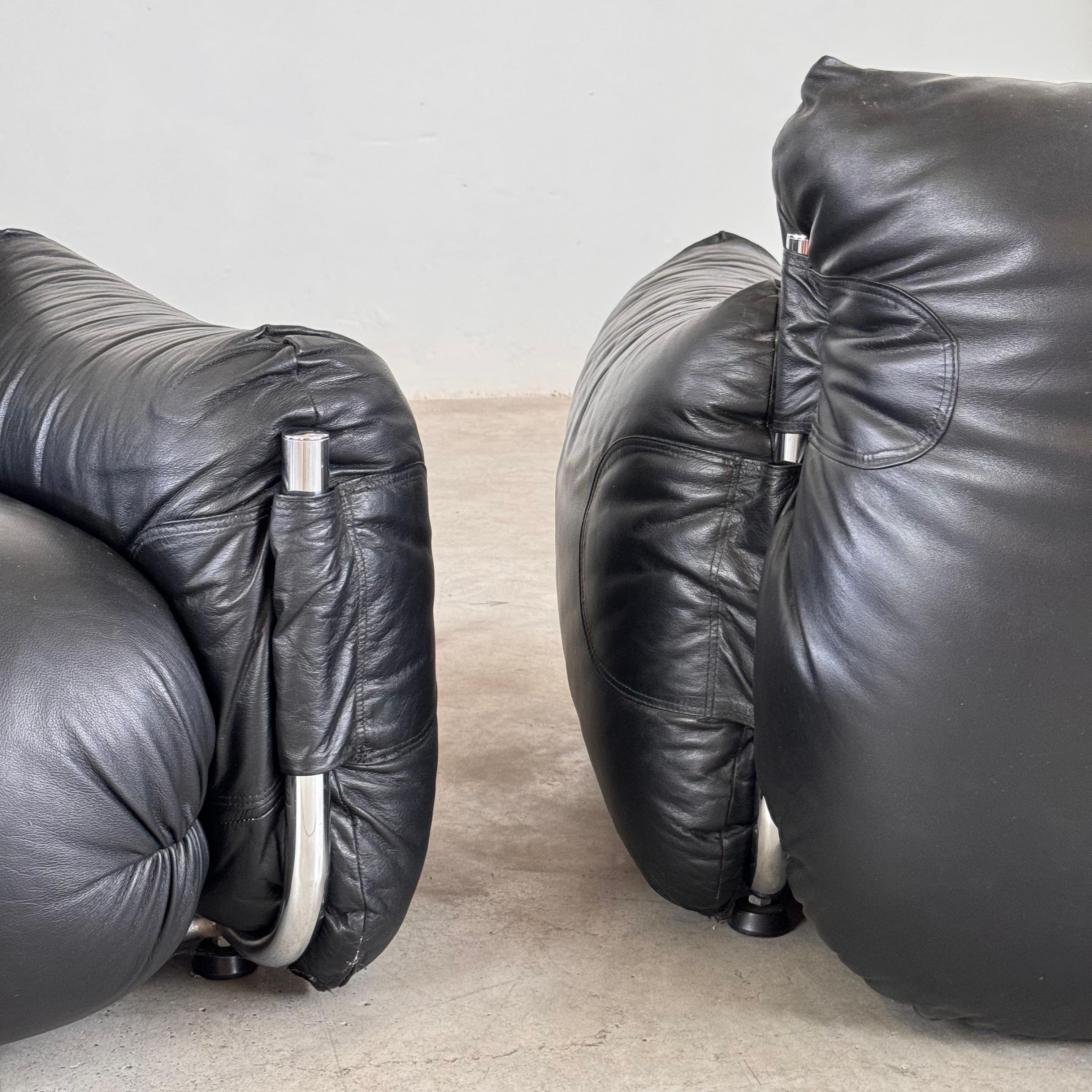 Set_of_2_Mid-Century_Armchairs_by_Giuseppe_Munari_for_Poltrona_Munari,_1970s