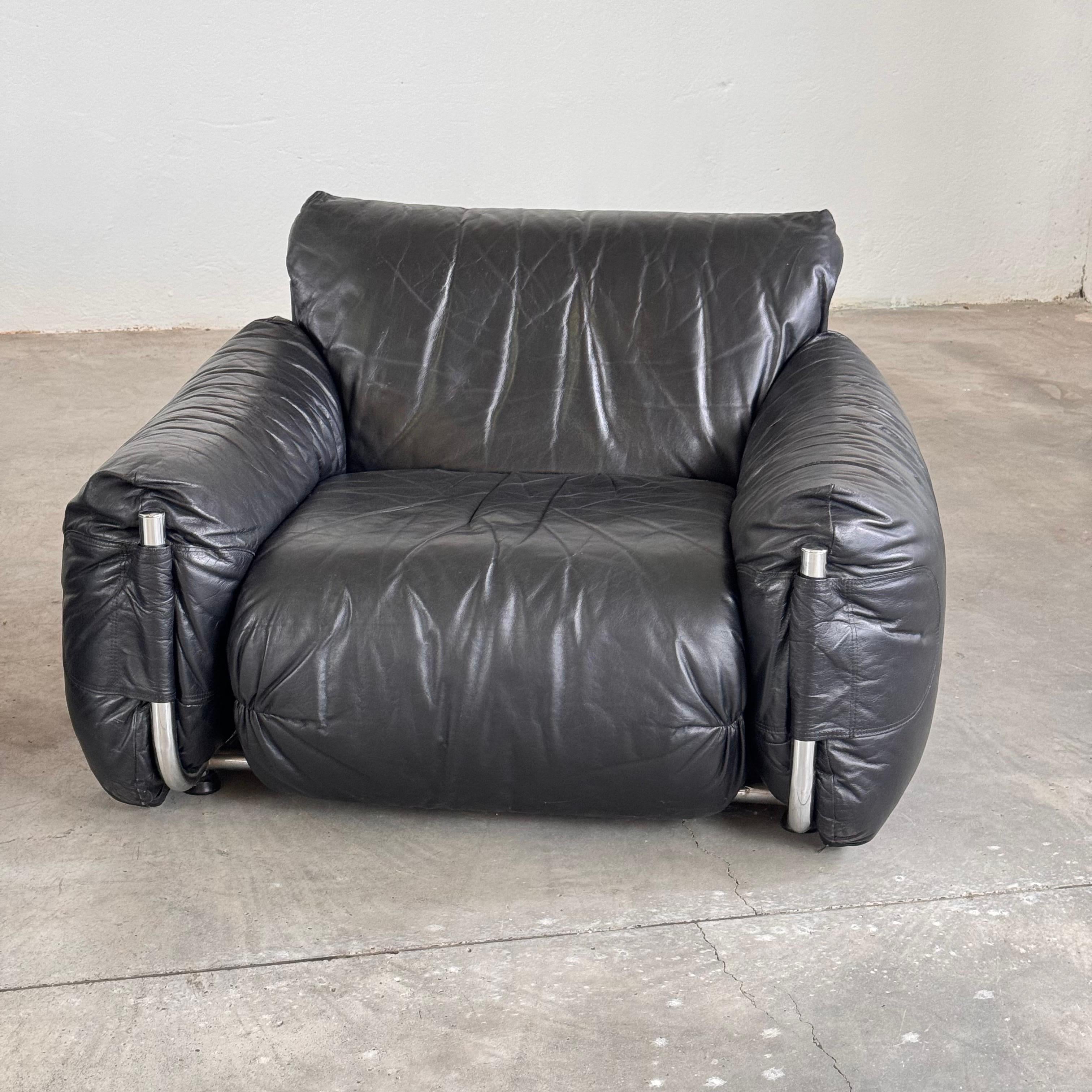 Set_of_2_Mid-Century_Armchairs_by_Giuseppe_Munari_for_Poltrona_Munari,_1970s