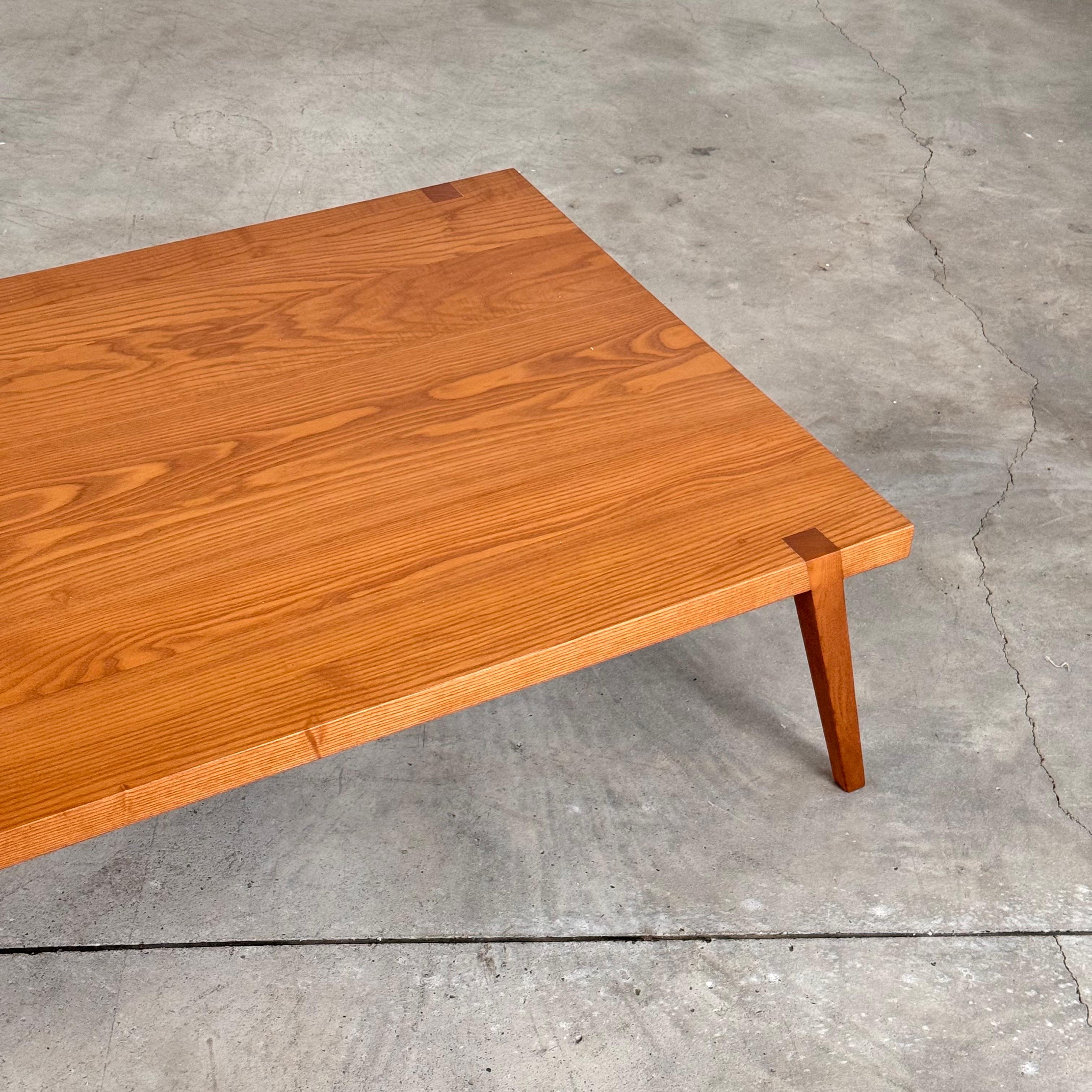 Large_Coffee_Table_by_Centro_Studio_Flexform_in_Walnut,_1988