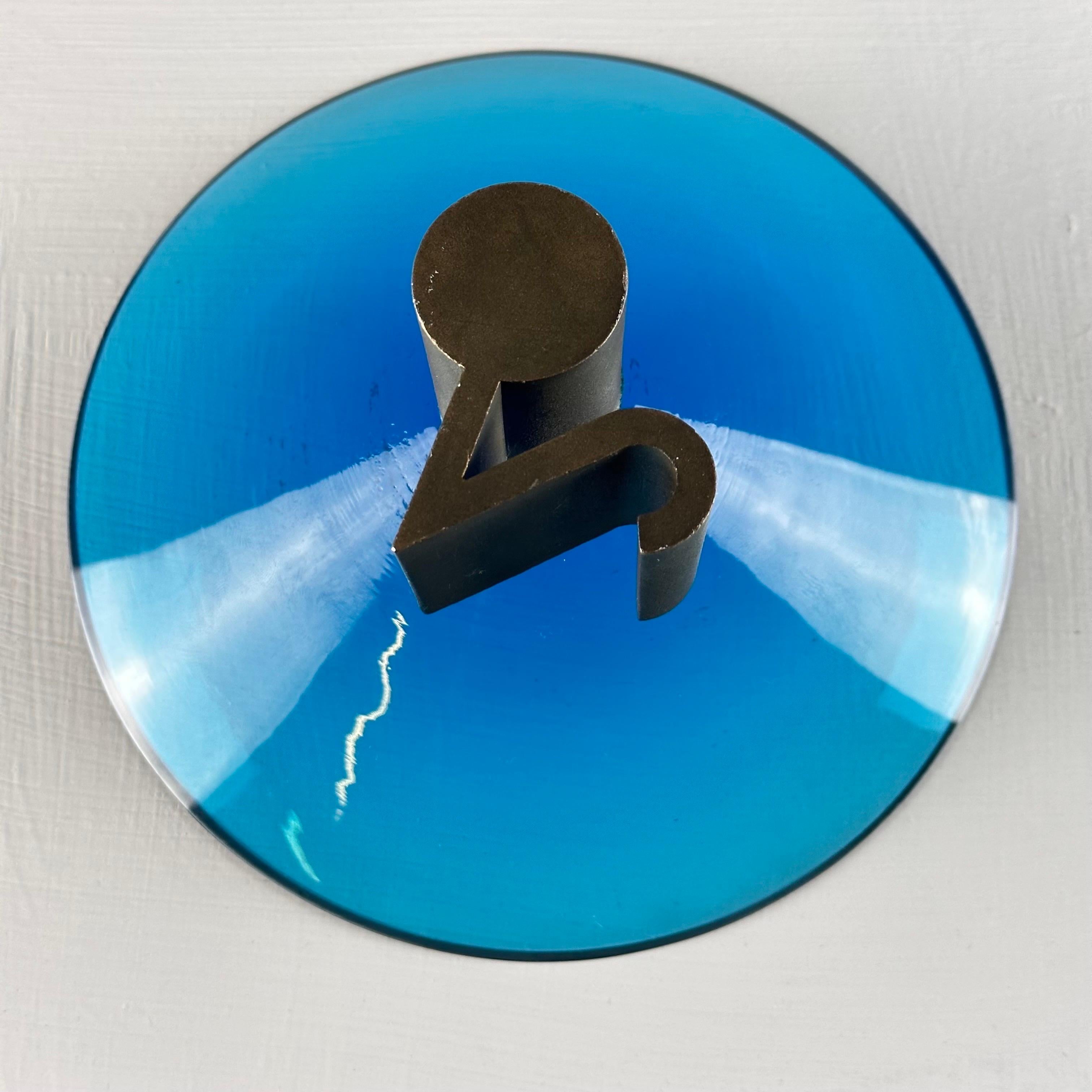 Fontana_Arte_Decorative_Bowl_in_Blue_Glass_and_Brass,_Italy,_1960s