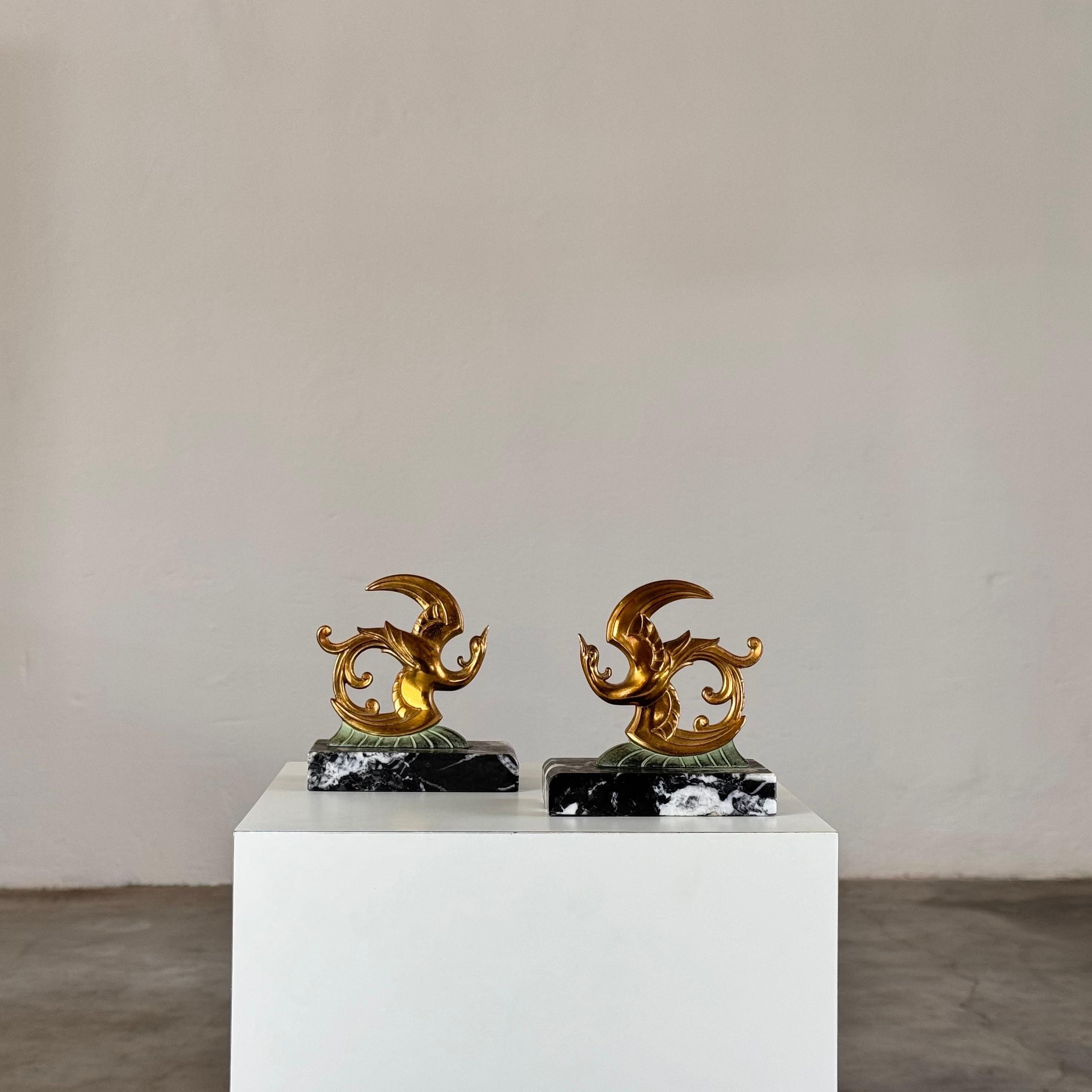 Set_of_2_Art_Deco_Birds_of_Paradise_Bookends_in_Bronze,_Brass_and_Black_Marble,_France,_1930s