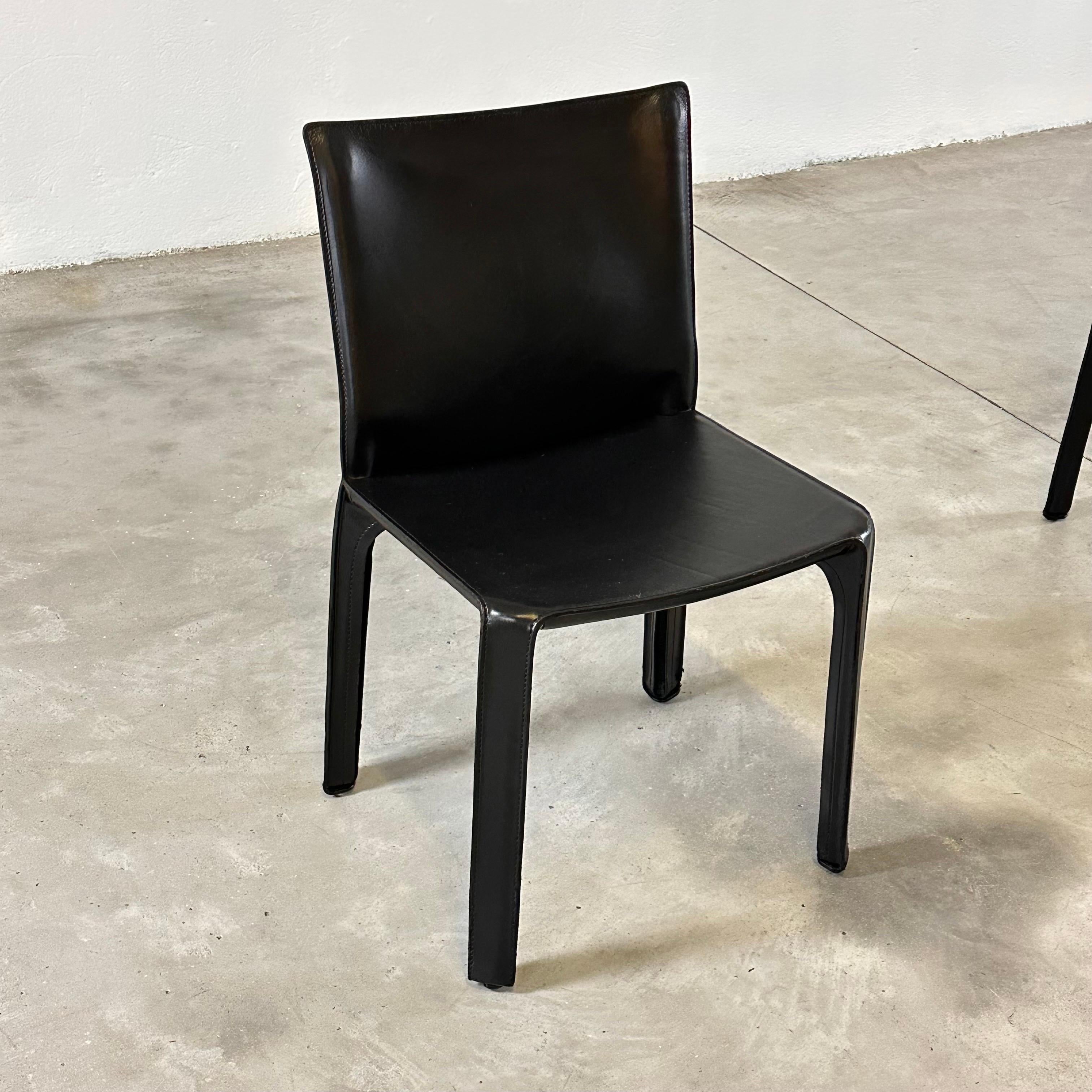 Set_of_Six_CAB_412_Chairs_by_Mario_Bellini_for_Cassina_in_Black_Leather,_1970s