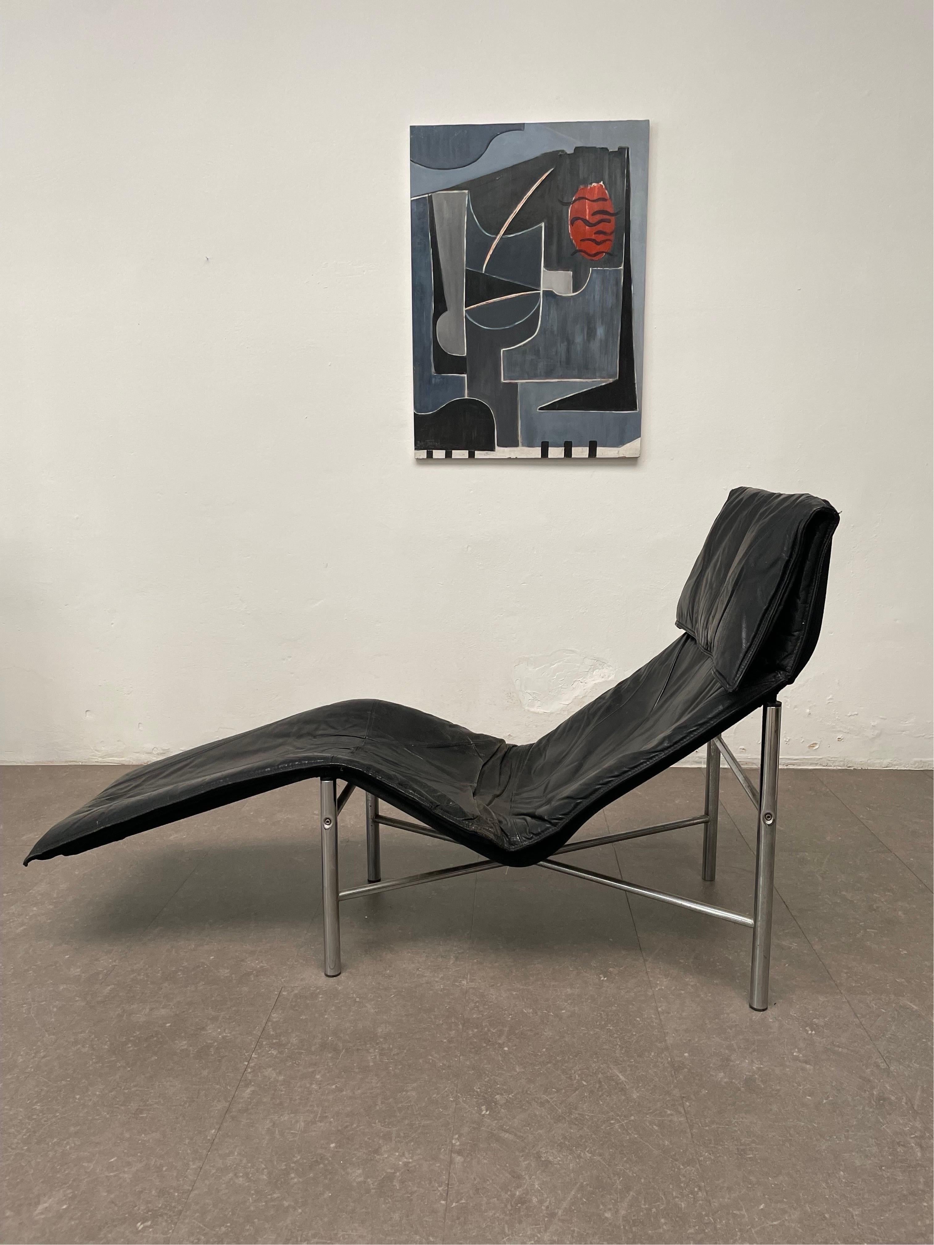Black_Leather_‘Skye’_Chaise_Longue_by_Tord_Björklund,_Ikea_Sweden,_1970s