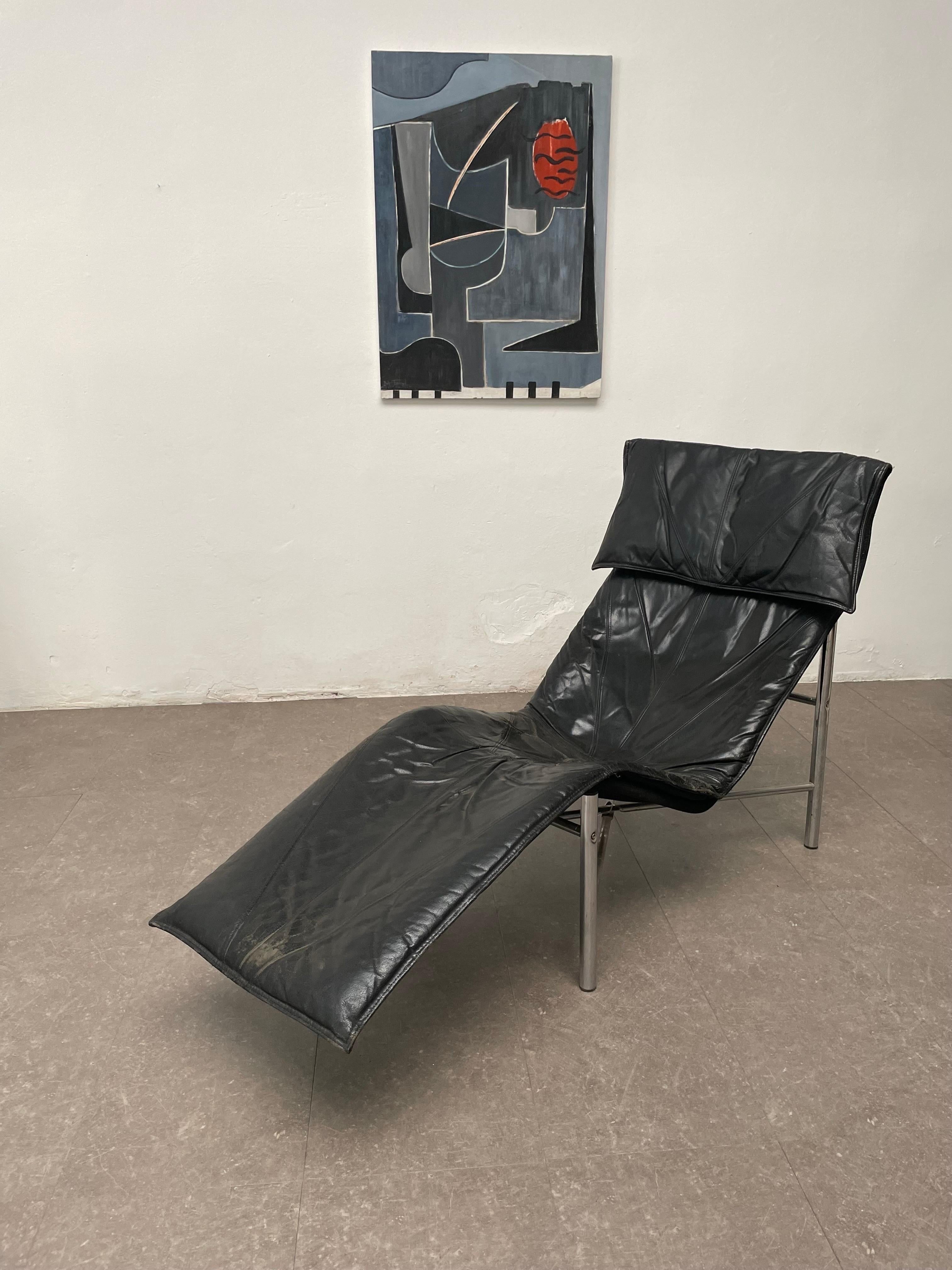 Black_Leather_‘Skye’_Chaise_Longue_by_Tord_Björklund,_Ikea_Sweden,_1970s