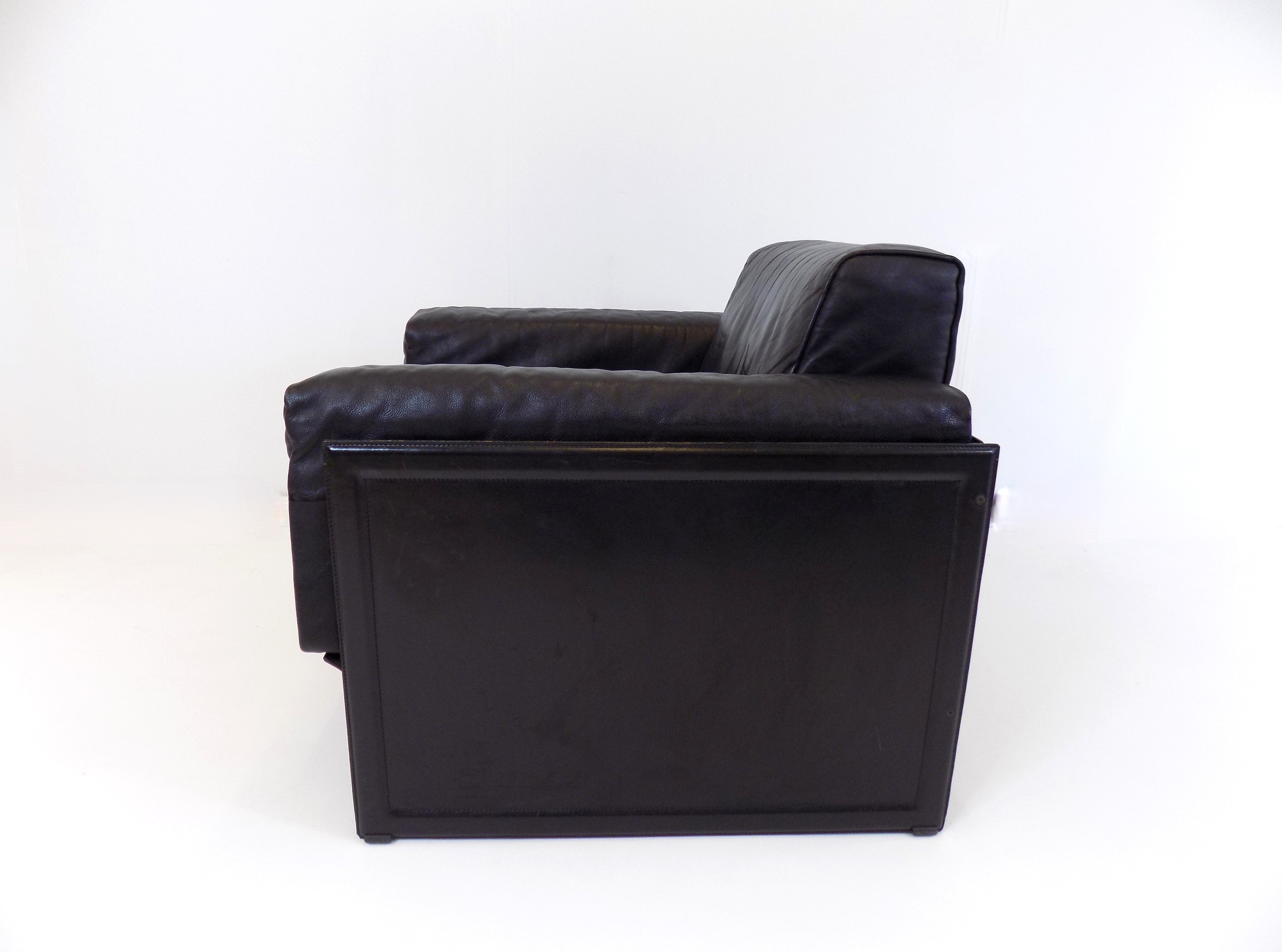 Matteo_Grassi_Korium_KM_3/1_leather_lounge_chair_by_Tito_Agnoli,_1980