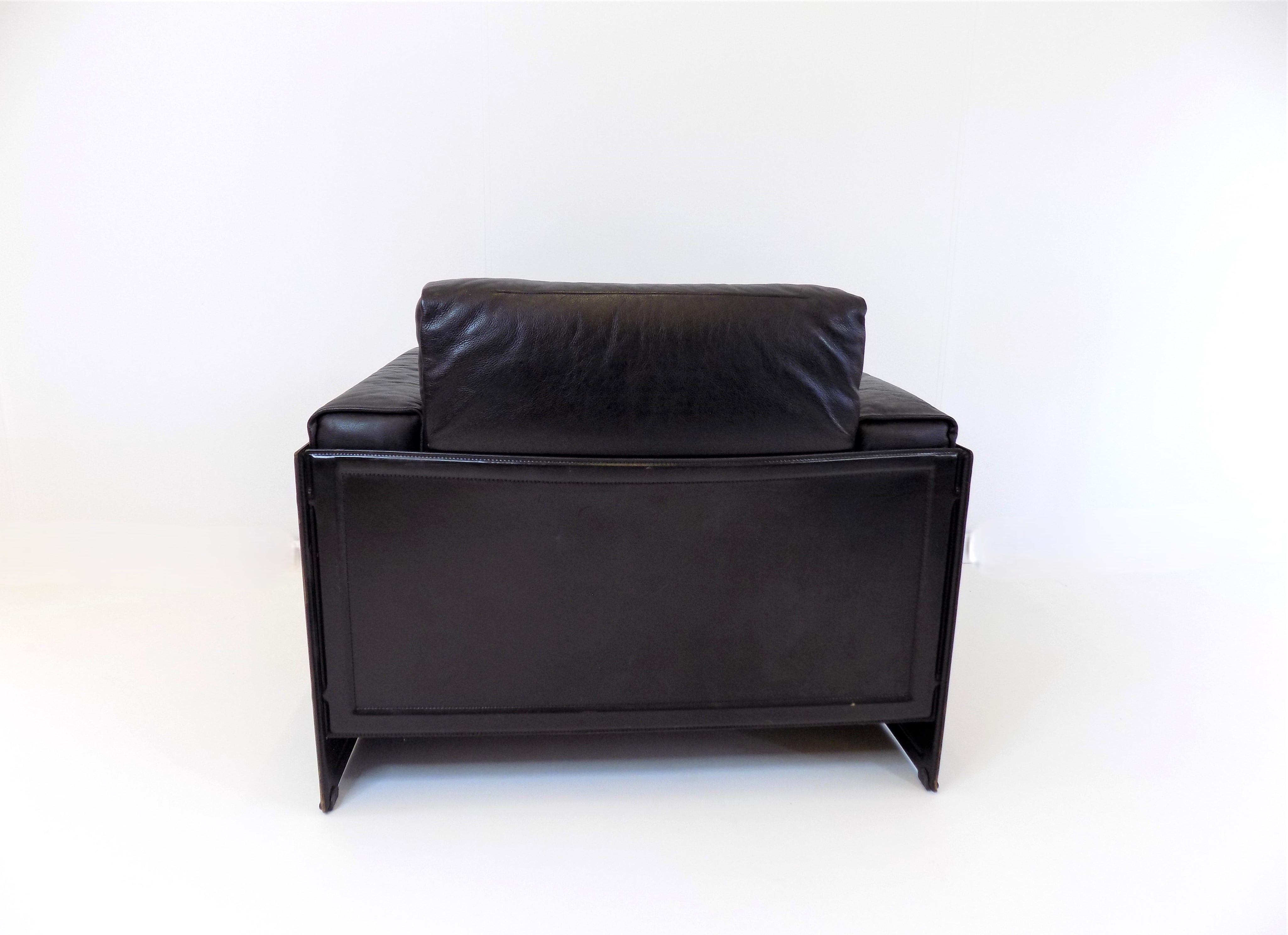 Matteo_Grassi_Korium_KM_3/1_leather_lounge_chair_by_Tito_Agnoli,_1980