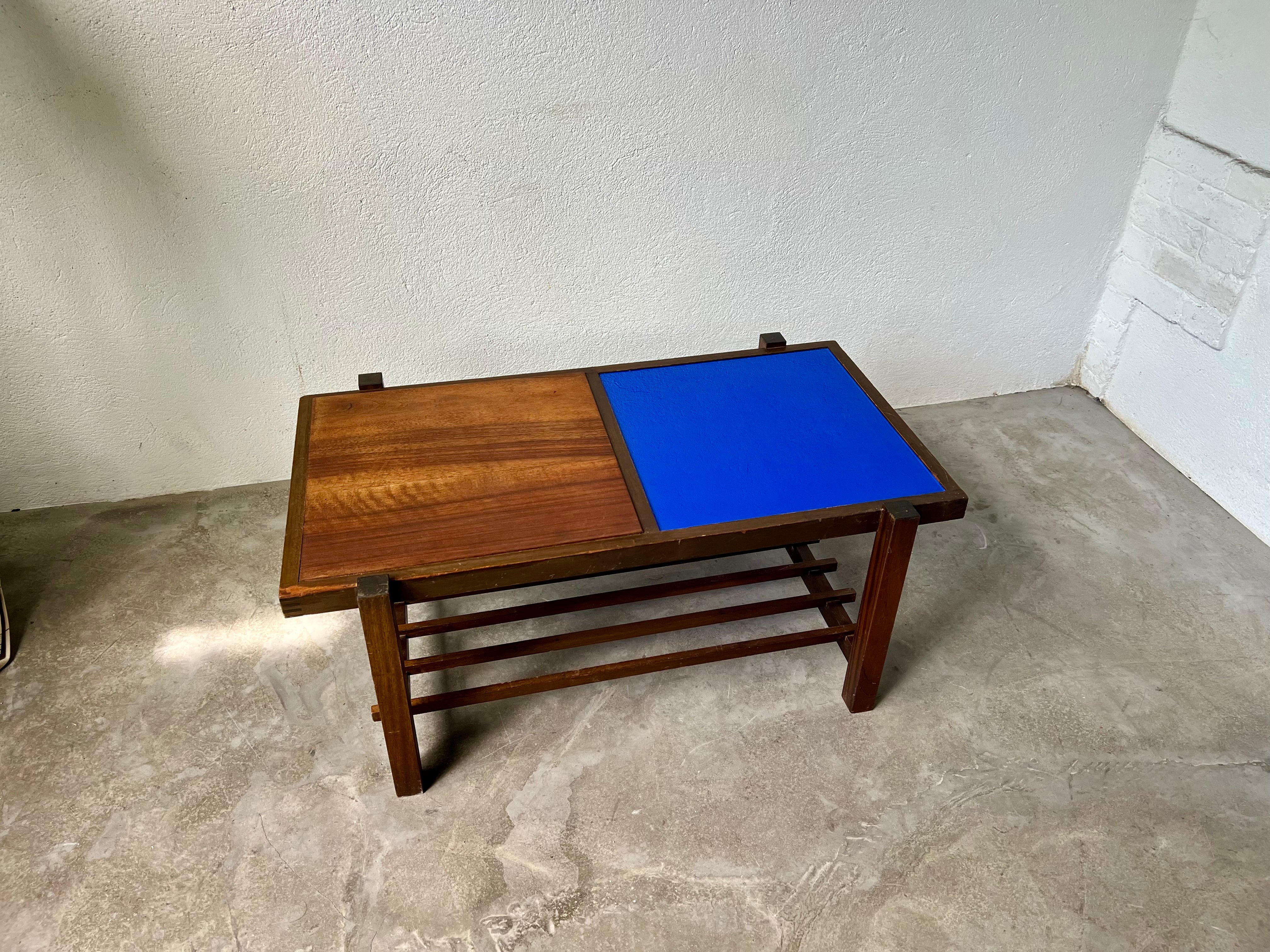 Modernist_Coffee_Table_in_Wood_and_Blue_Glass_in_the_Style_of_Gerrit_Rietveld,_1960s,_Europe
