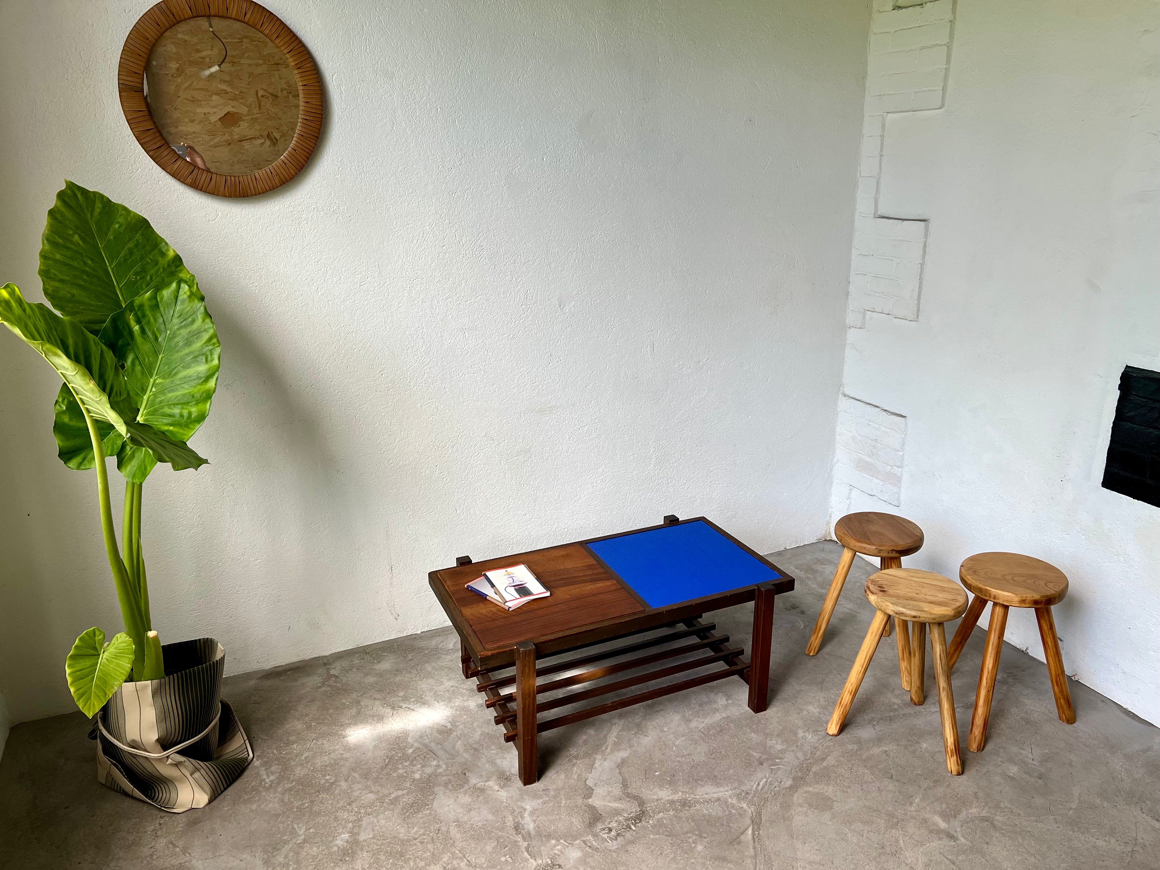 Modernist_Coffee_Table_in_Wood_and_Blue_Glass_in_the_Style_of_Gerrit_Rietveld,_1960s,_Europe