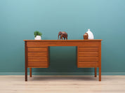 Teak_desk,_Danish_design,_1970s,_production:_Denmark