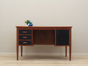 Teak_desk,_Danish_design,_1970s,_production:_Denmark