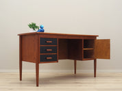 Teak_desk,_Danish_design,_1970s,_production:_Denmark