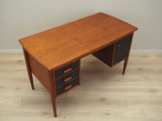 Teak_desk,_Danish_design,_1970s,_production:_Denmark