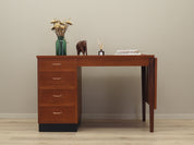 Teak_desk,_Danish_design,_1970s,_production:_Denmark
